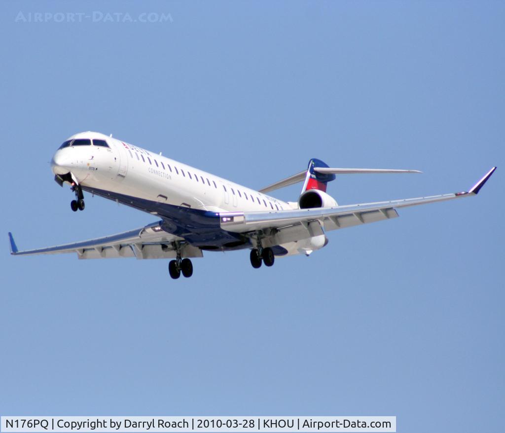 N176PQ, 2008 Bombardier CRJ-900ER (CL-600-2D24) C/N 15176, CRJ short final 30L.