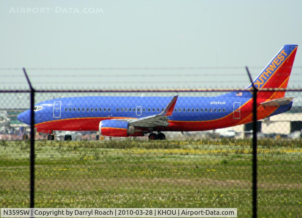 N359SW, 1992 Boeing 737-3H4 C/N 26596, B733 taxis onto 30L.
