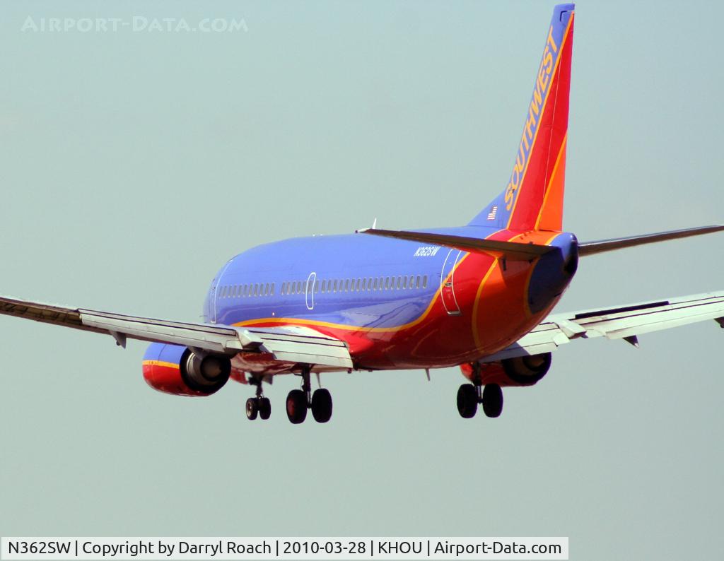 N362SW, 1992 Boeing 737-3H4 C/N 26573, B733 over the numbers, 30L.