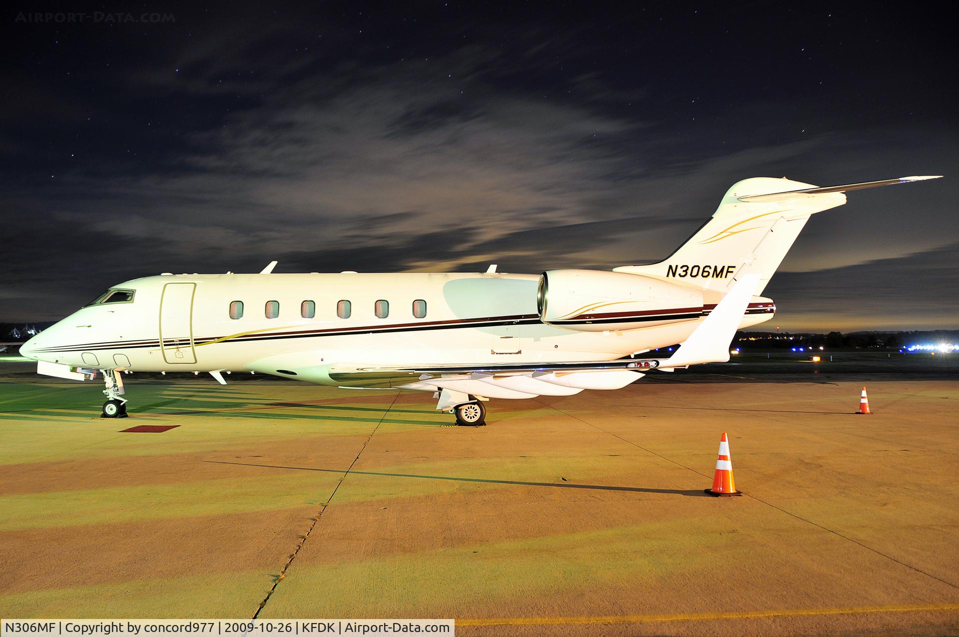 N306MF, 2004 Bombardier Challenger 300 (BD-100-1A10) C/N 20009, Seen at KDCA on 10/26/2009