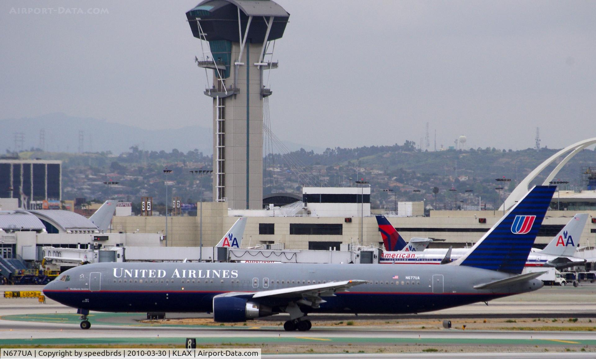 N677UA, 2001 Boeing 767-322 C/N 30029, United Airlines 767-322