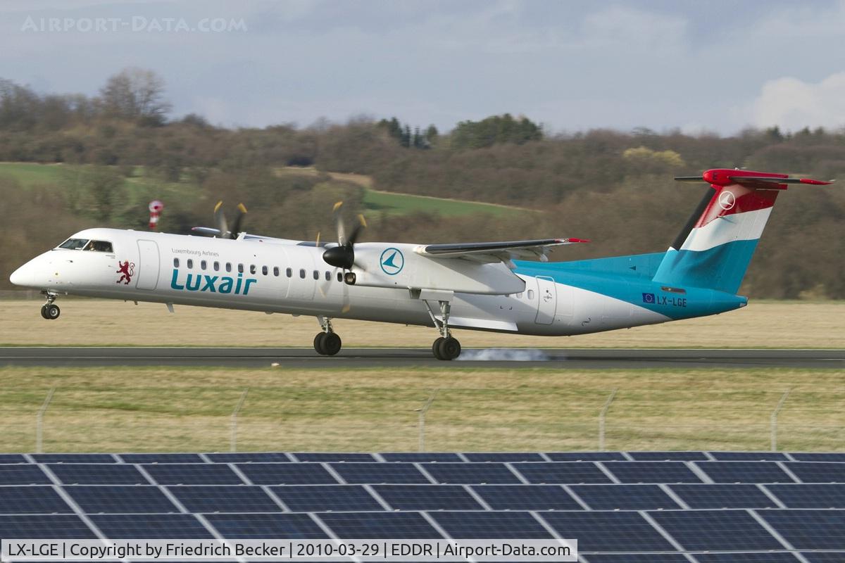 LX-LGE, 2009 De Havilland Canada DHC-8-402Q Dash 8 C/N 4284, touchdown
