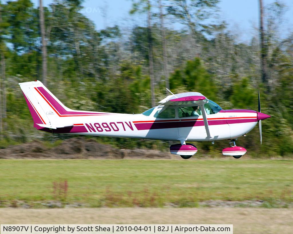 N8907V, 1977 Cessna R172K Hawk XP C/N R1722323, Landing at Ferguson