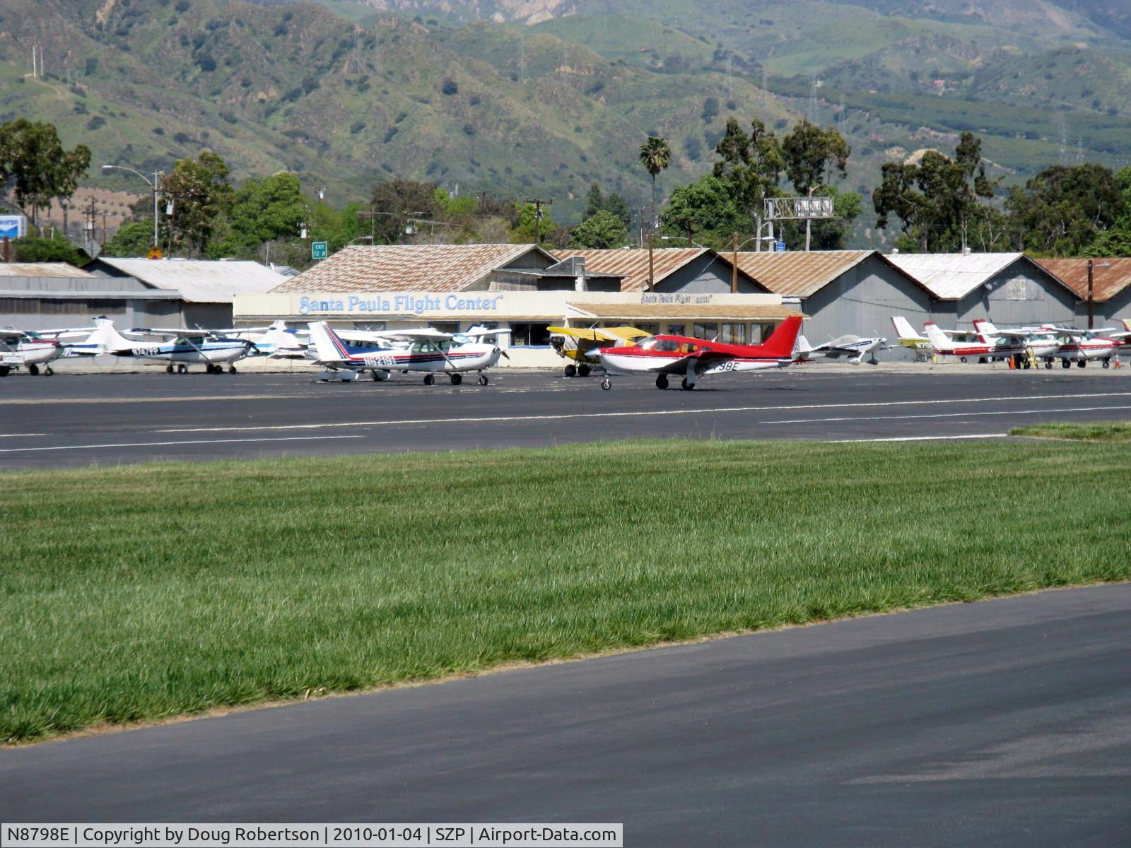 N8798E, 1976 Piper PA-28R-200 Cherokee Arrow II C/N 28R-7635215, 1976 Piper PA-28R-200 ARROW II, Lycoming O&VO-360 200 Hp, taxi off the active