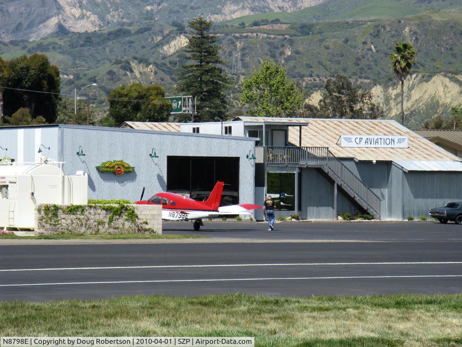 N8798E, 1976 Piper PA-28R-200 Cherokee Arrow II C/N 28R-7635215, 1976 Piper PA-28R-200 ARROW II, Lycoming O&VO-360 200 Hp, refueling