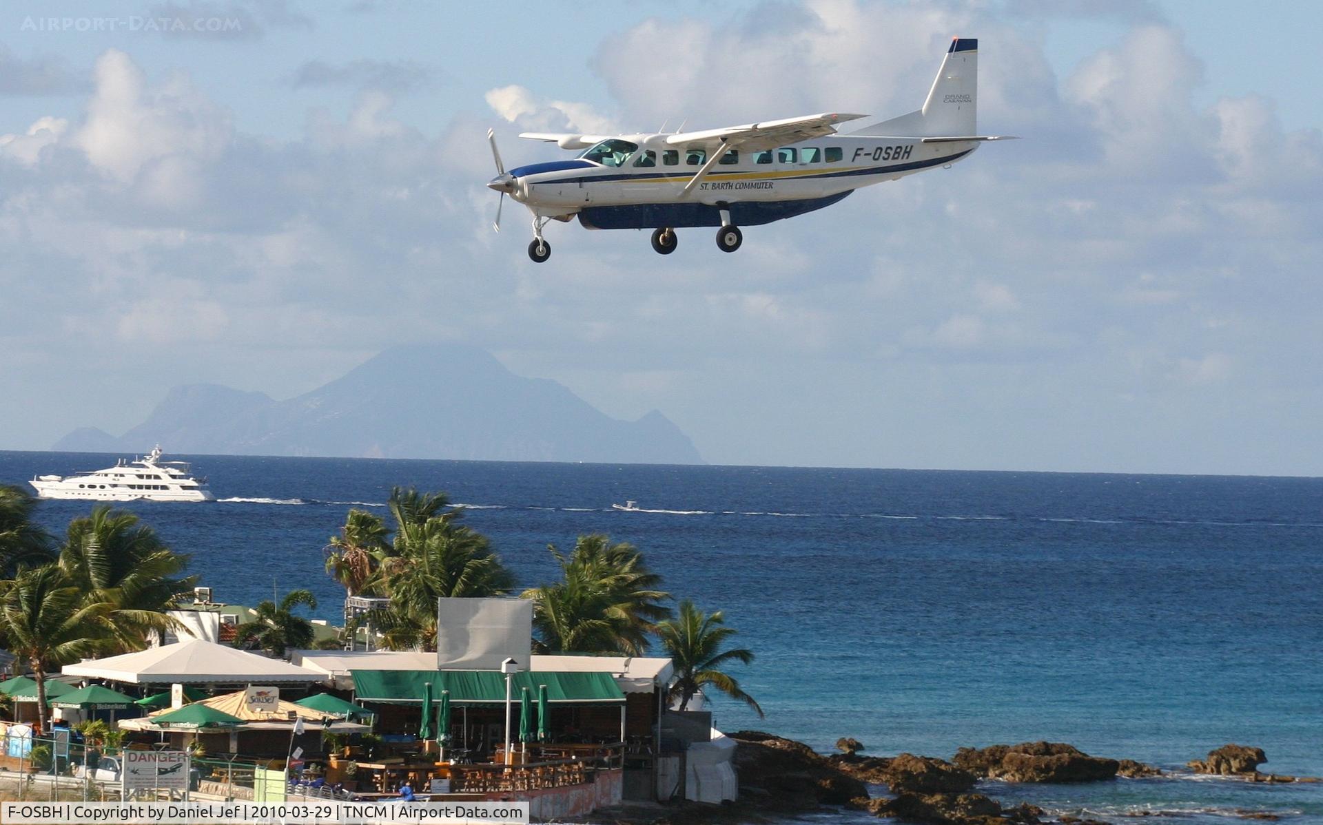 F-OSBH, 2009 Cessna 208B Grand Caravan C/N 208B2117, F-OSBH landing a TNCM runway 10