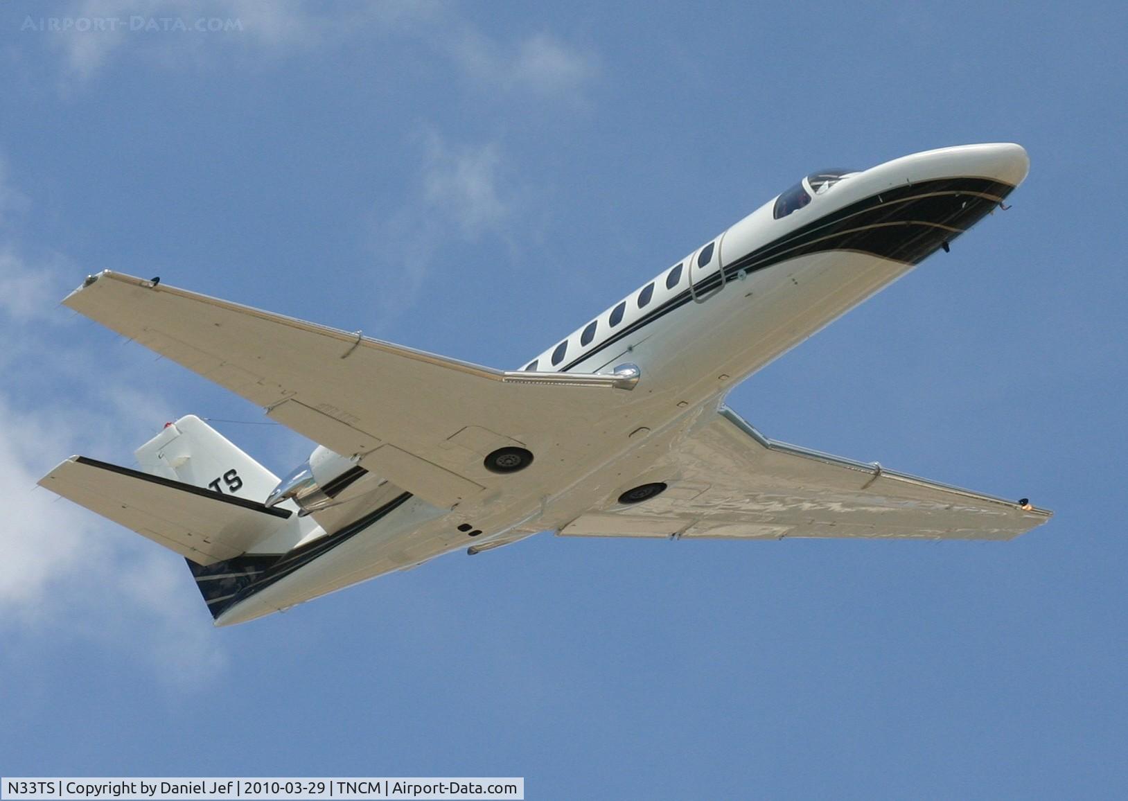 N33TS, 2001 Cessna 560 C/N 560-0549, N33TS departing TNCM