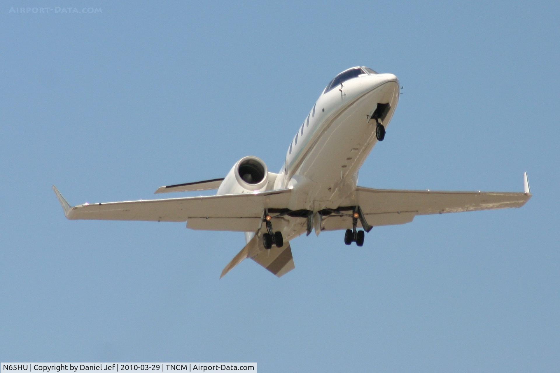 N65HU, 2001 Learjet Inc 60 C/N 228, N65HU departing TNCM