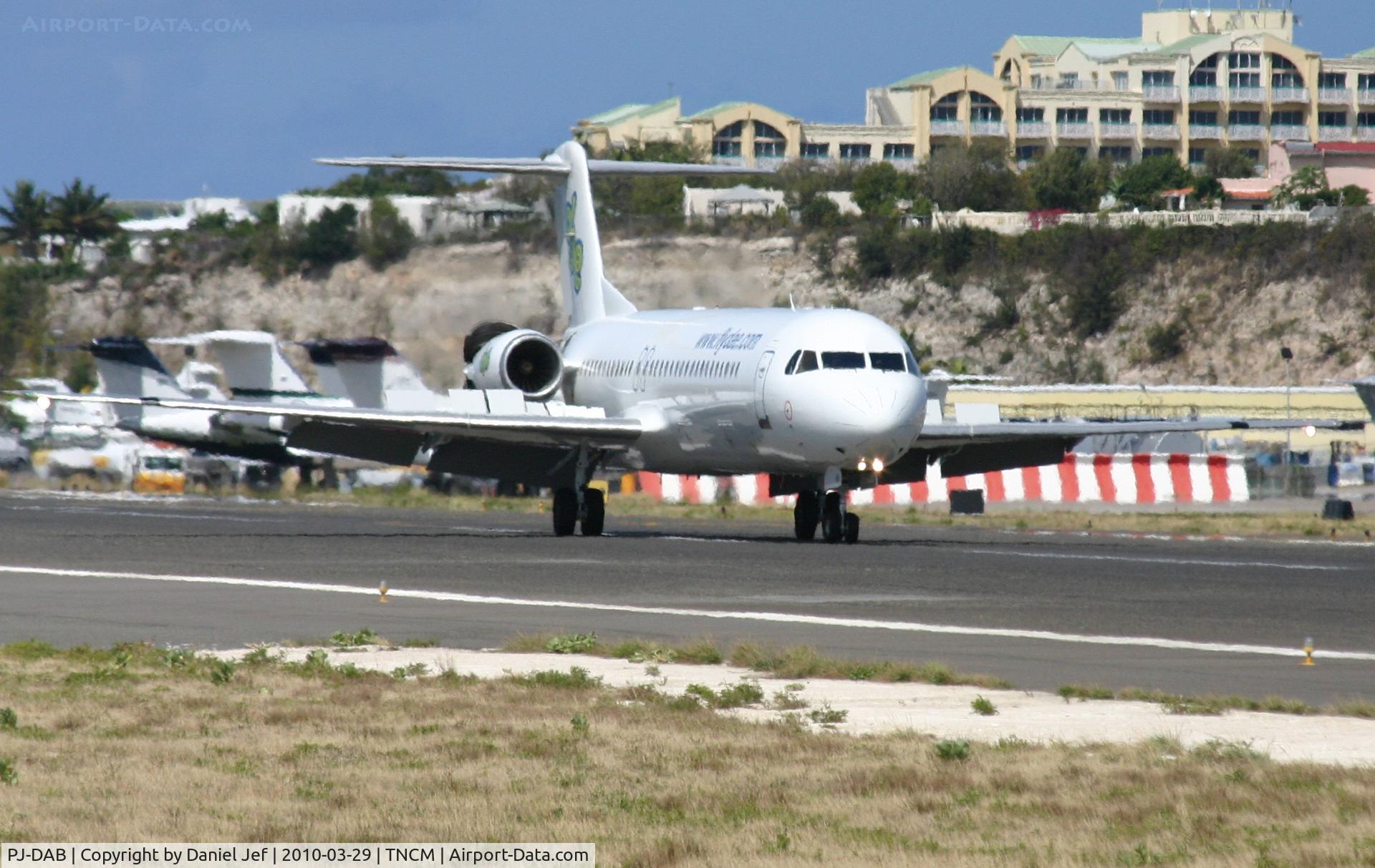 PJ-DAB, 1991 Fokker 100 (F-28-0100) C/N 11331, PJ-DAB Just landed at TNCM
