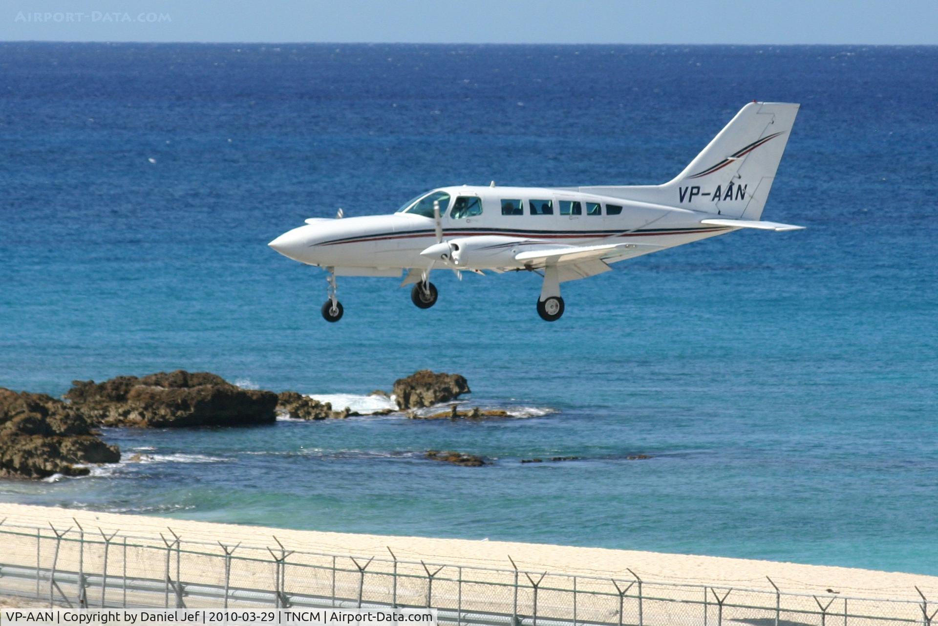 VP-AAN, 1979 Cessna 402C Businessliner C/N 402C0029, VP-AAN landing at TNCM runway 10