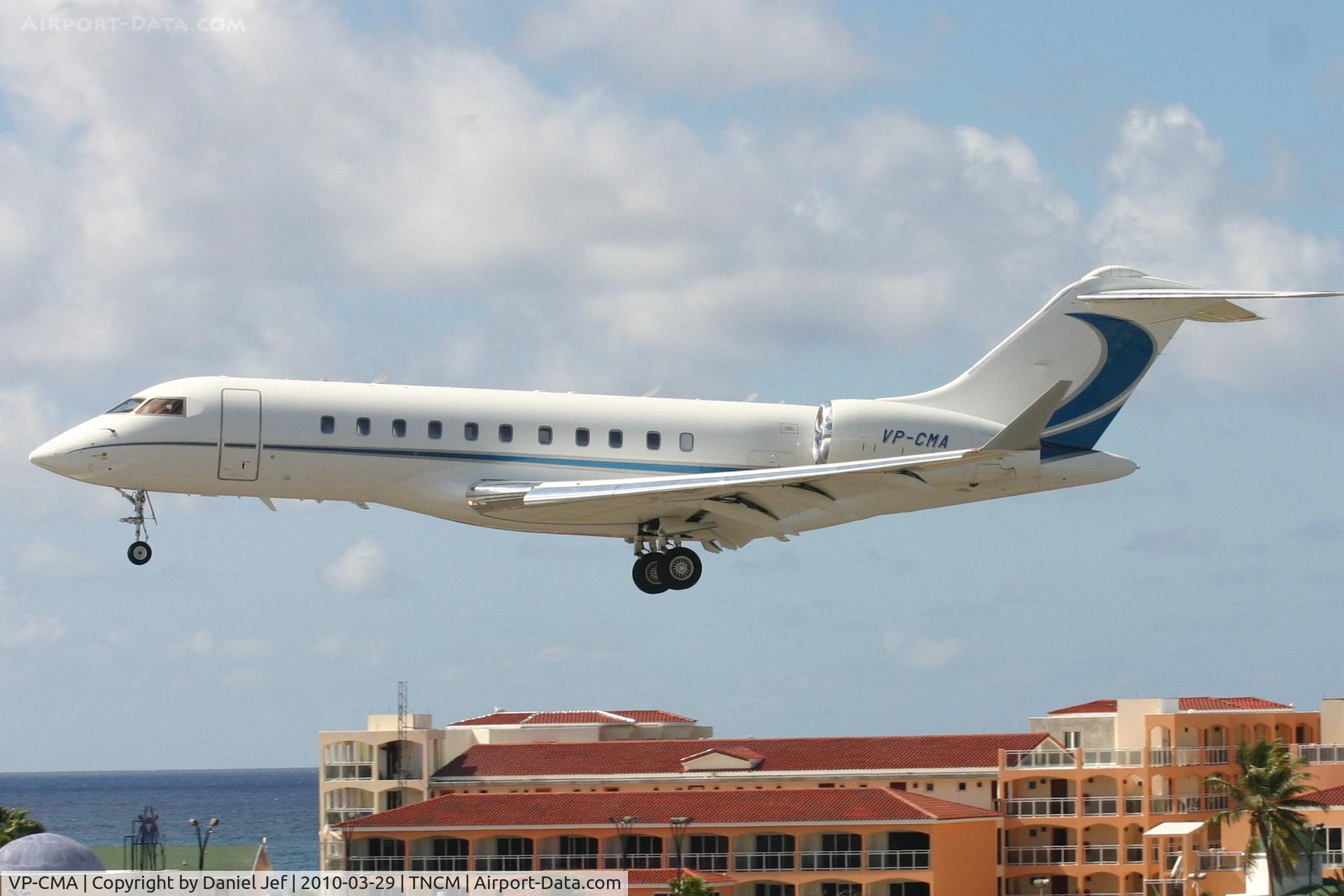 VP-CMA, 2007 Bombardier BD-700-1A10 Global 5000 C/N 9243, VP-CMA on the glid slope over the tresh hold at TNCM