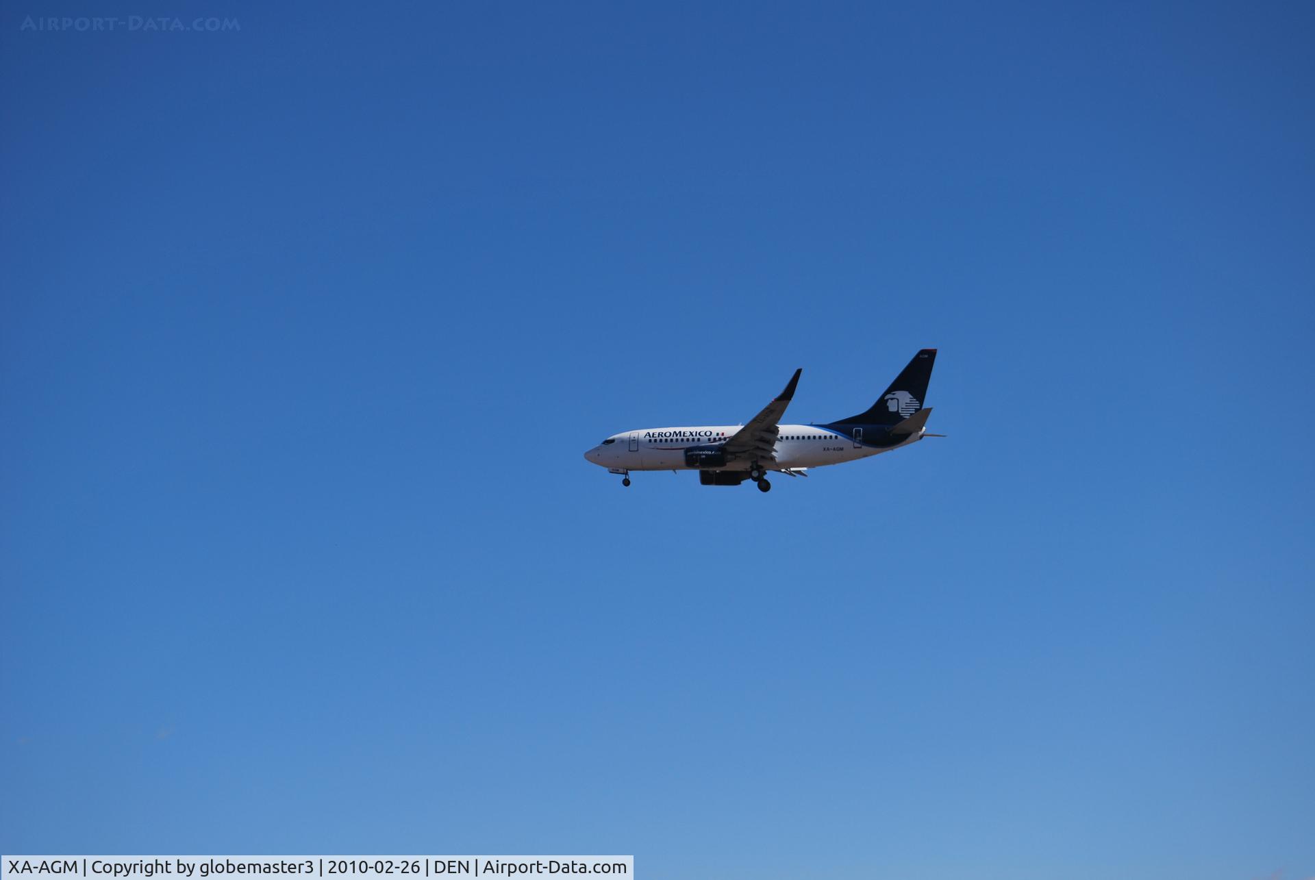 XA-AGM, 2006 Boeing 737-752 C/N 35786, short final at denver international