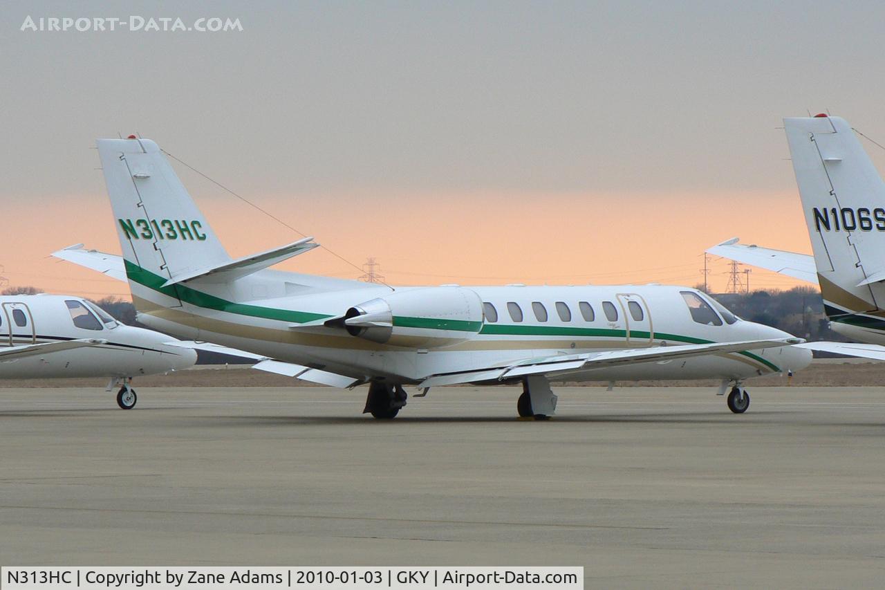N313HC, 2002 Cessna 560 C/N 560-0603, At Arlington Municipal - In town for a Dallas Cowboy's game