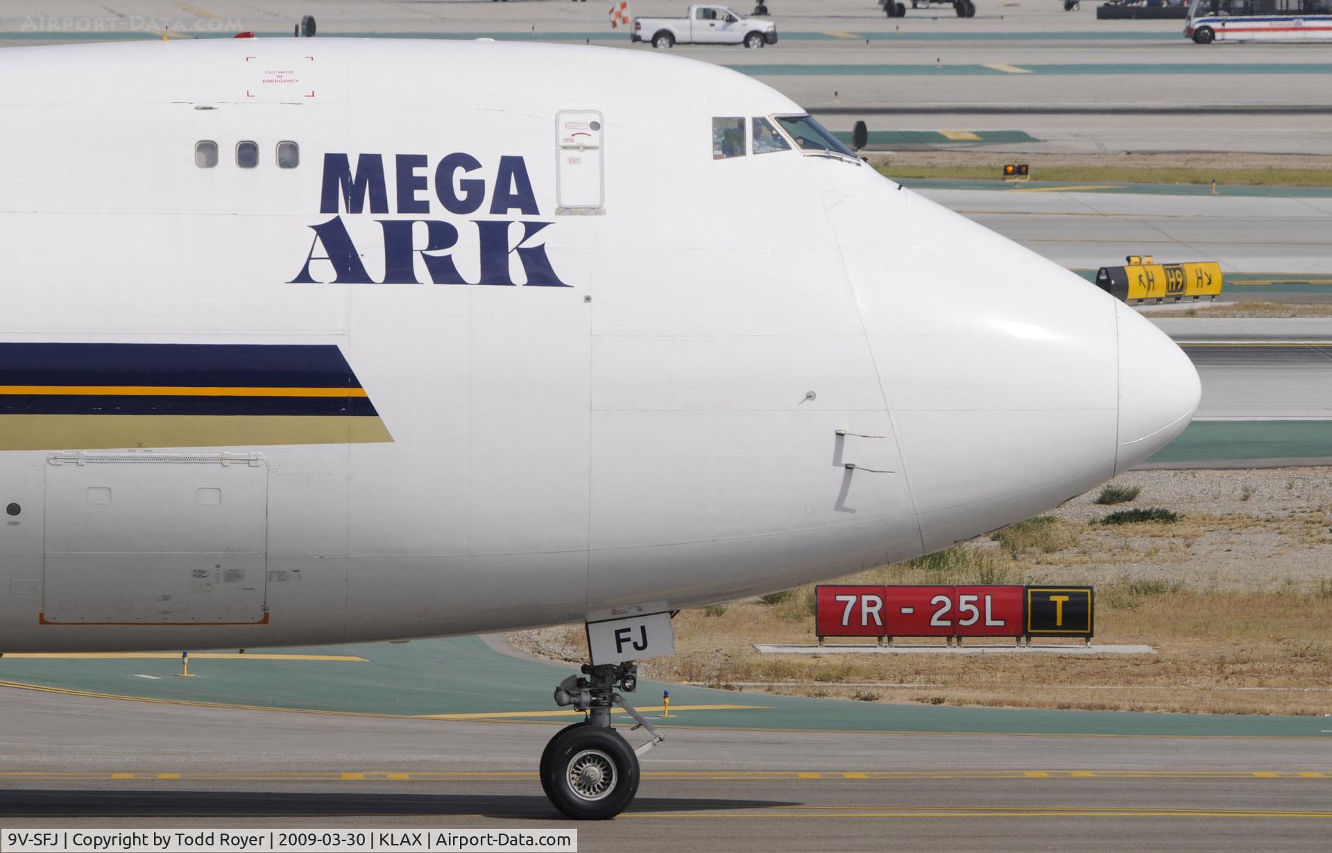 9V-SFJ, 2001 Boeing 747-412F/SCD C/N 26559, Taxi at LAX
