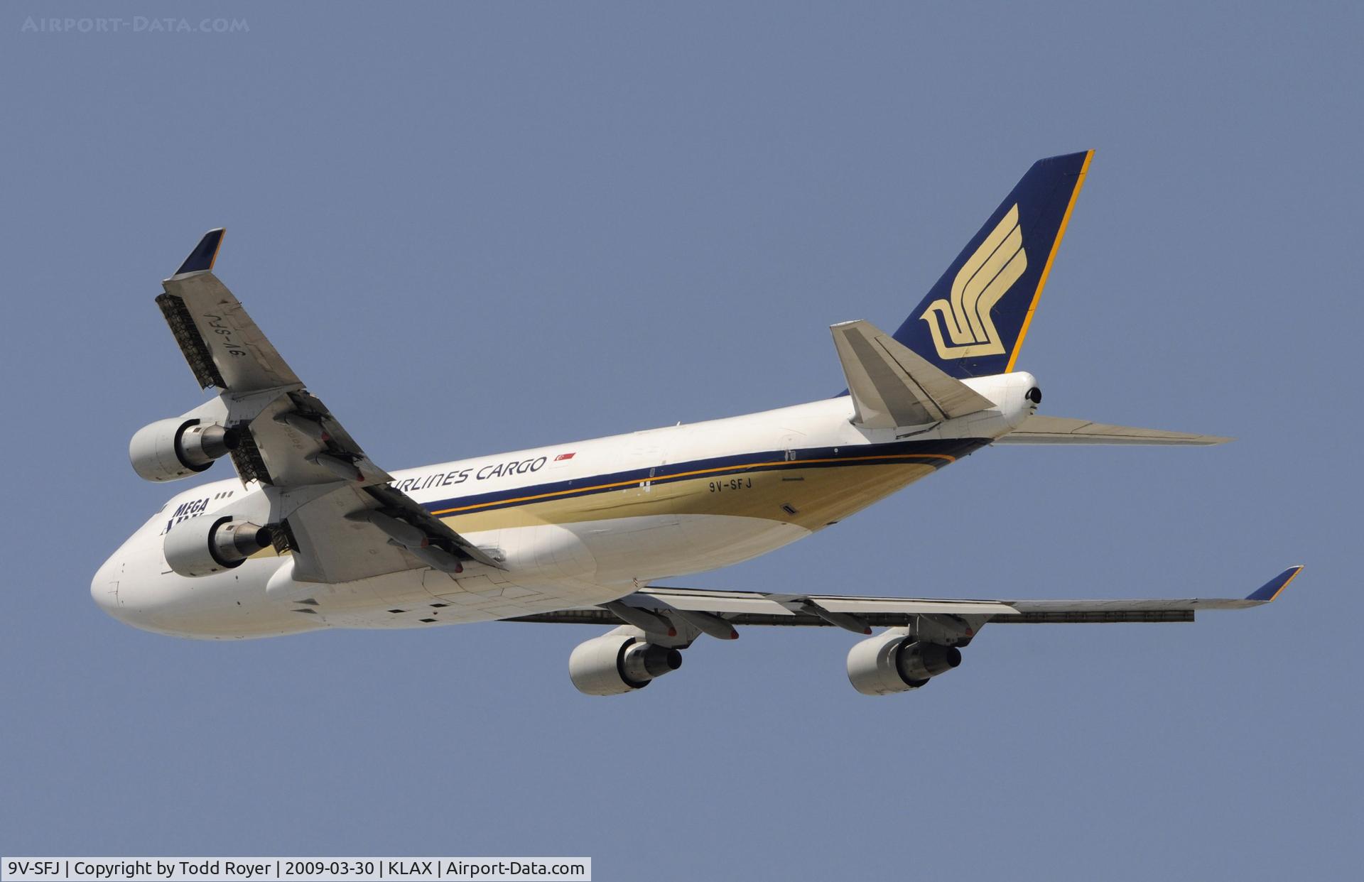 9V-SFJ, 2001 Boeing 747-412F/SCD C/N 26559, Departing LAX