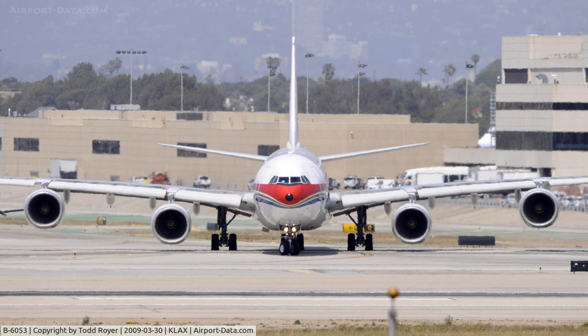 B-6053, 2004 Airbus A340-642 C/N 577, Taxi at LAX