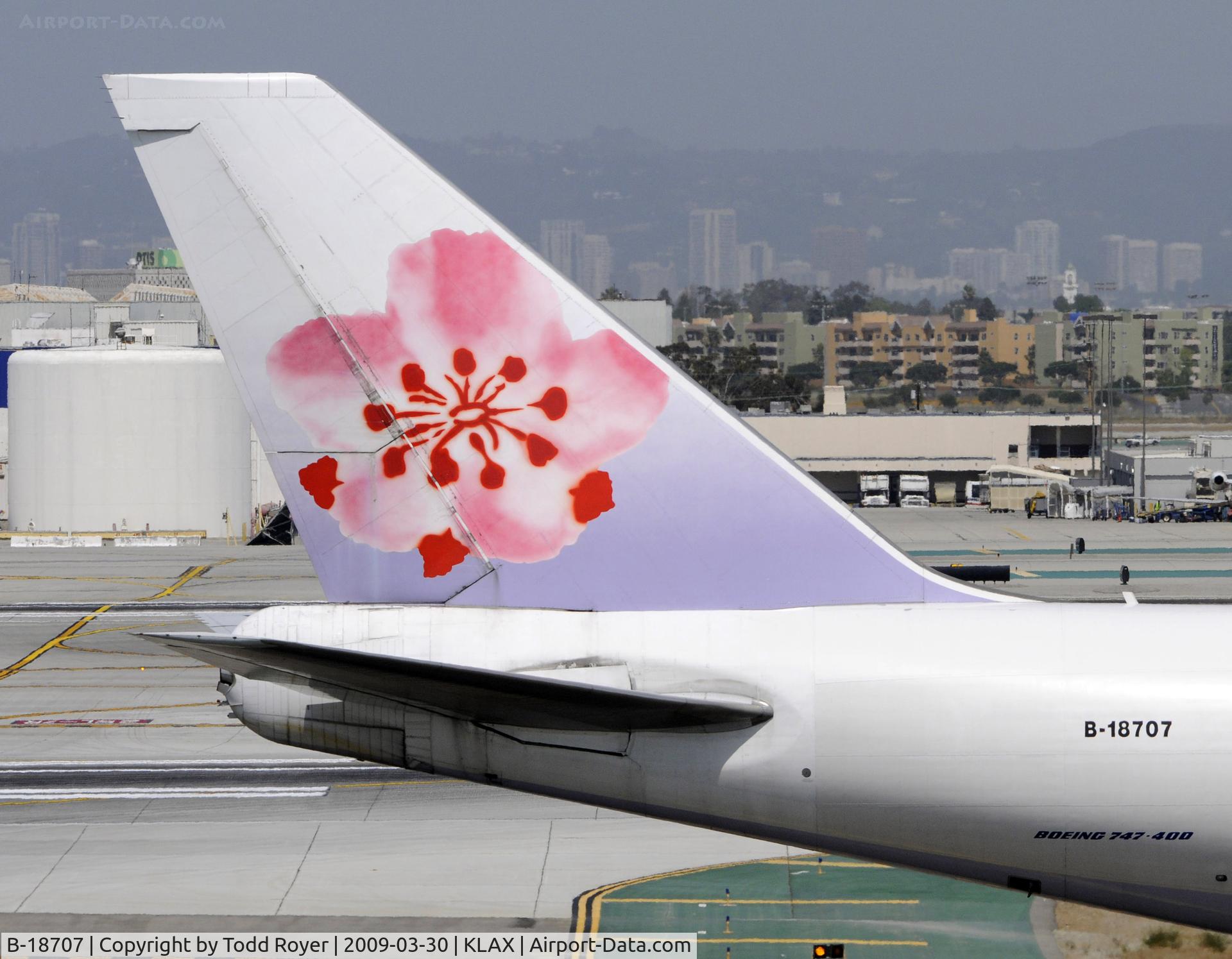 B-18707, 2001 Boeing 747-409F/SCD C/N 30764, Taxi at LAX