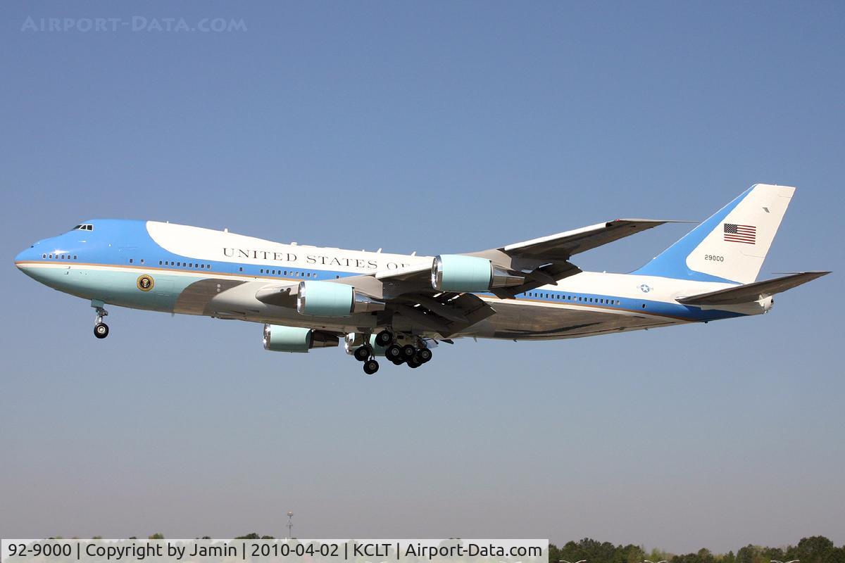 92-9000, 1987 Boeing VC-25A (747-2G4B) C/N 23825, Air Force One arrives in Charlotte, landing on a runway far from most spotters.
