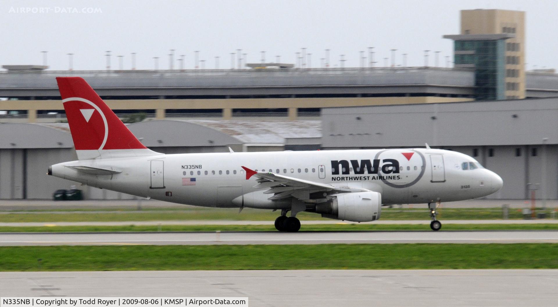 N335NB, 2002 Airbus A319-114 C/N 1662, Departing MSP