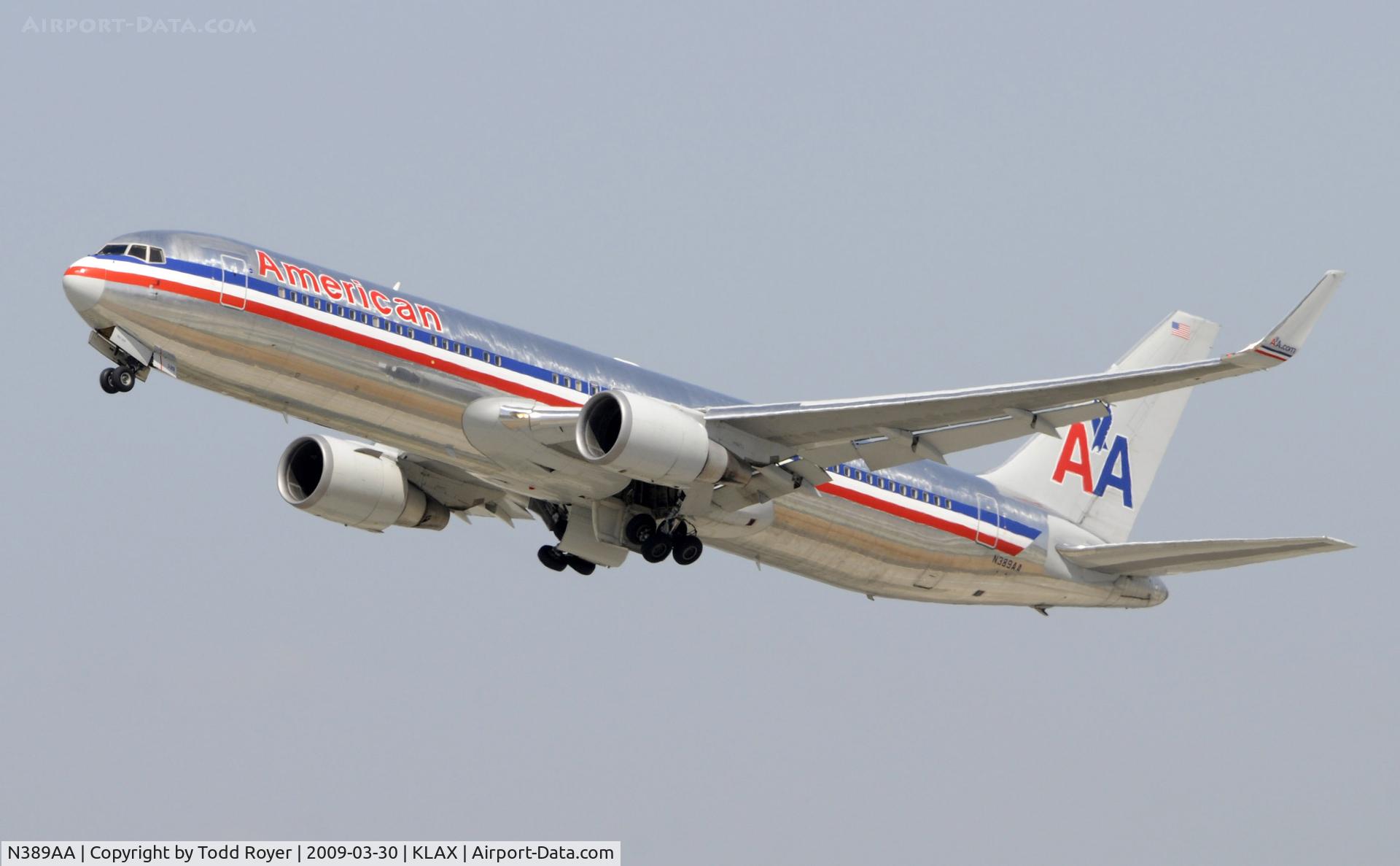 N389AA, 1994 Boeing 767-323 C/N 27449, Departing LAX