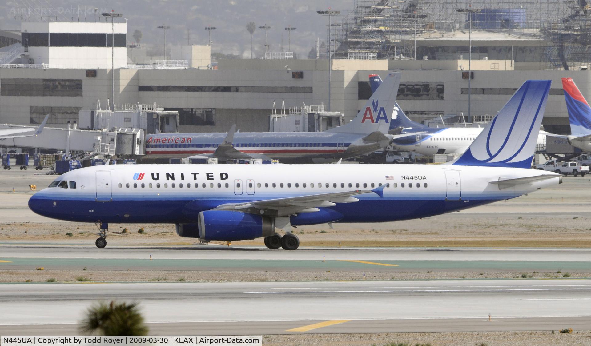 N445UA, 1998 Airbus A320-232 C/N 826, Taxi at LAX