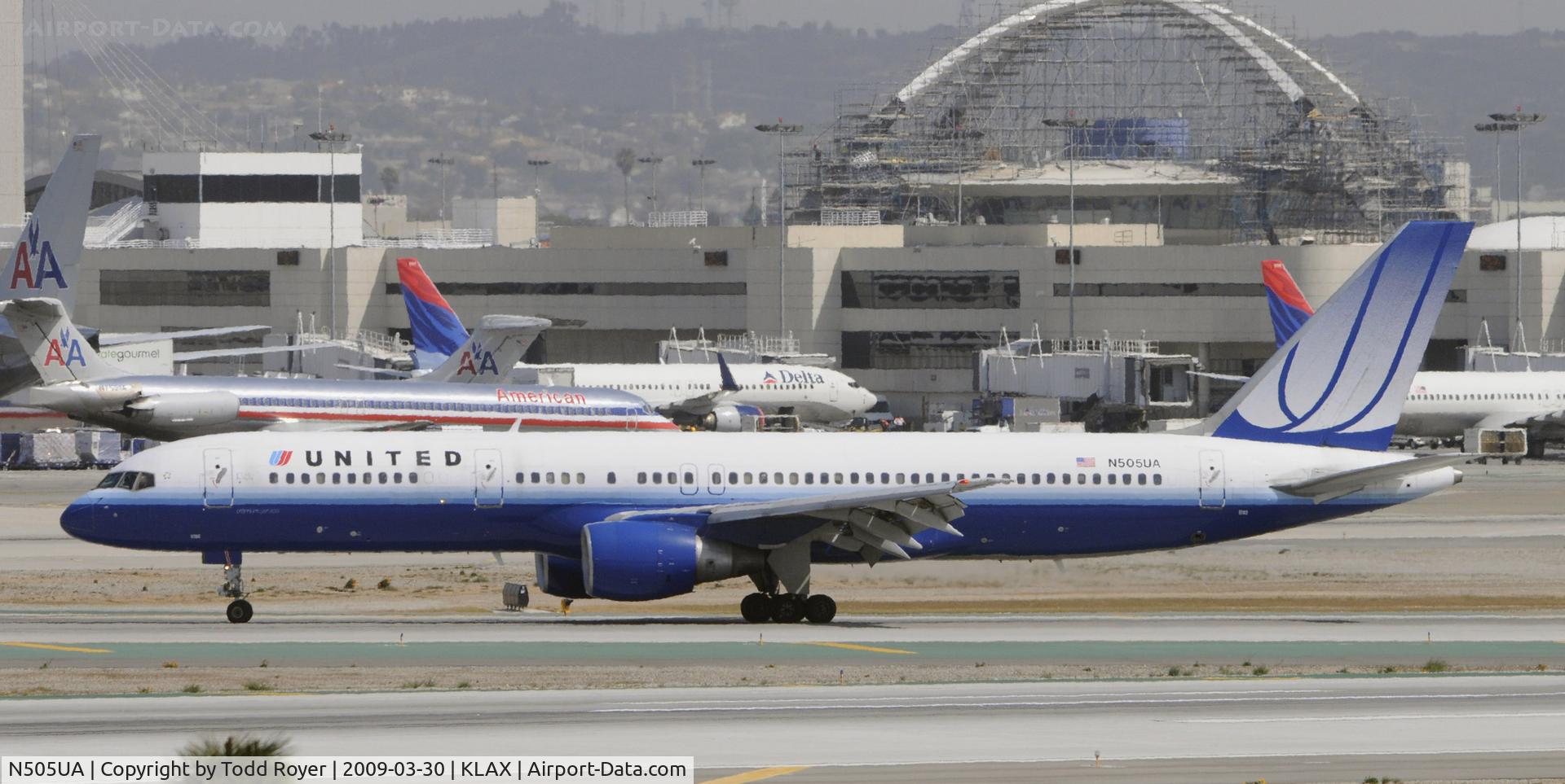 N505UA, 1989 Boeing 757-222 C/N 24626, Taxi at LAX