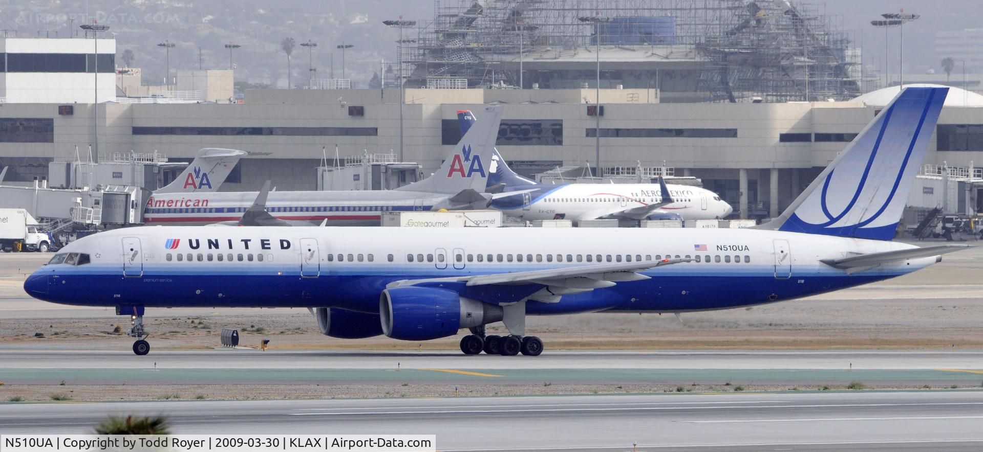 N510UA, 1990 Boeing 757-222 C/N 24780, Taxi at LAX