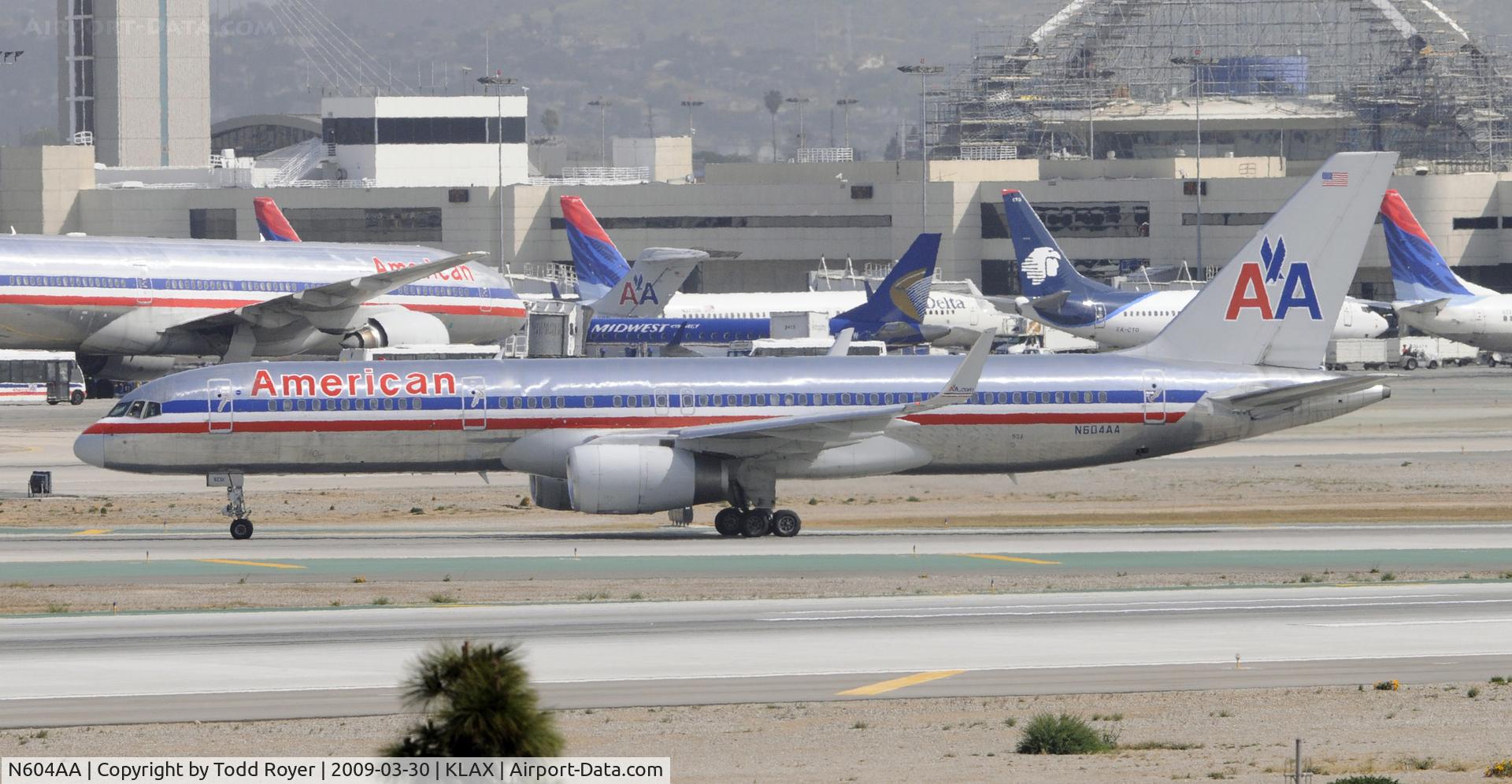 N604AA, 1995 Boeing 757-223 C/N 27055, Taxi at LAX