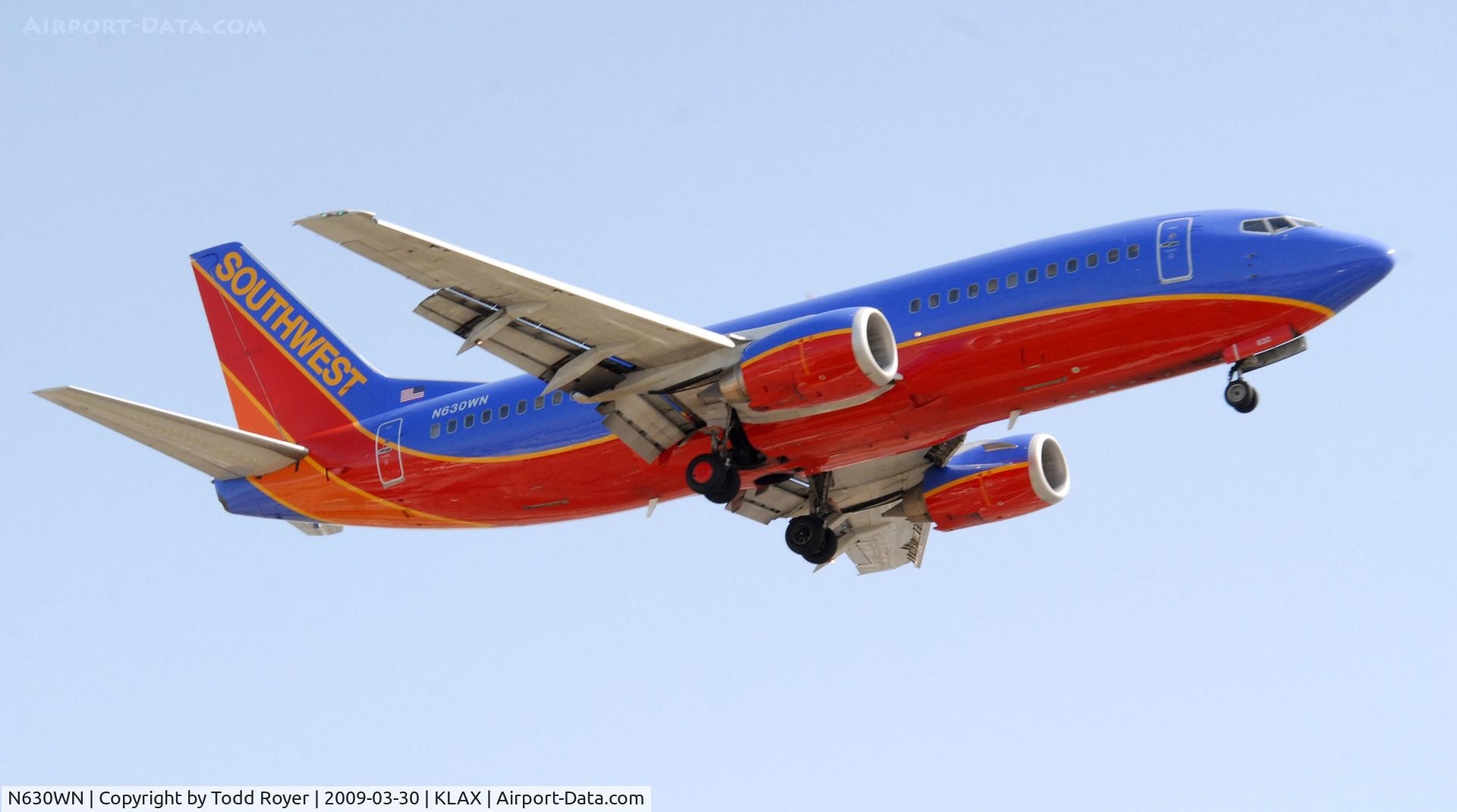 N630WN, 1996 Boeing 737-3H4 C/N 27705, Arriving LAX