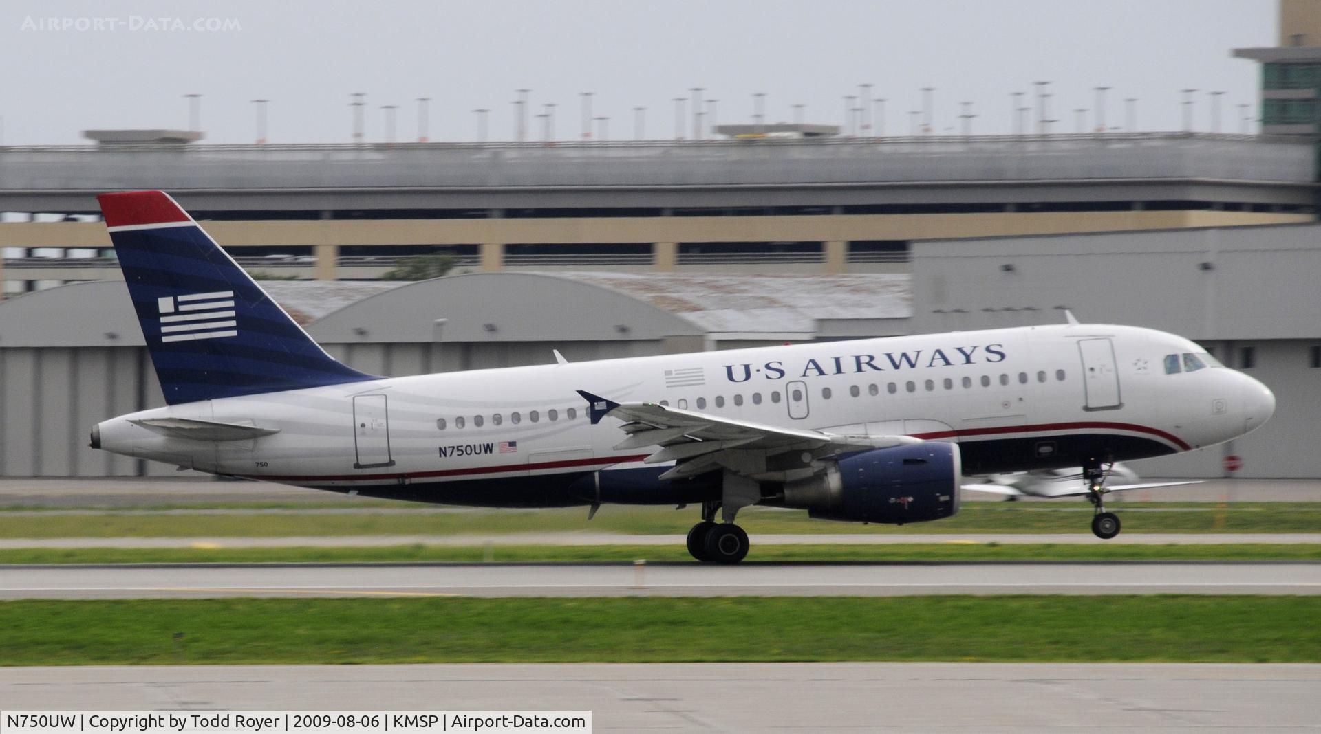 N750UW, 2000 Airbus A319-112 C/N 1315, Departing MSP