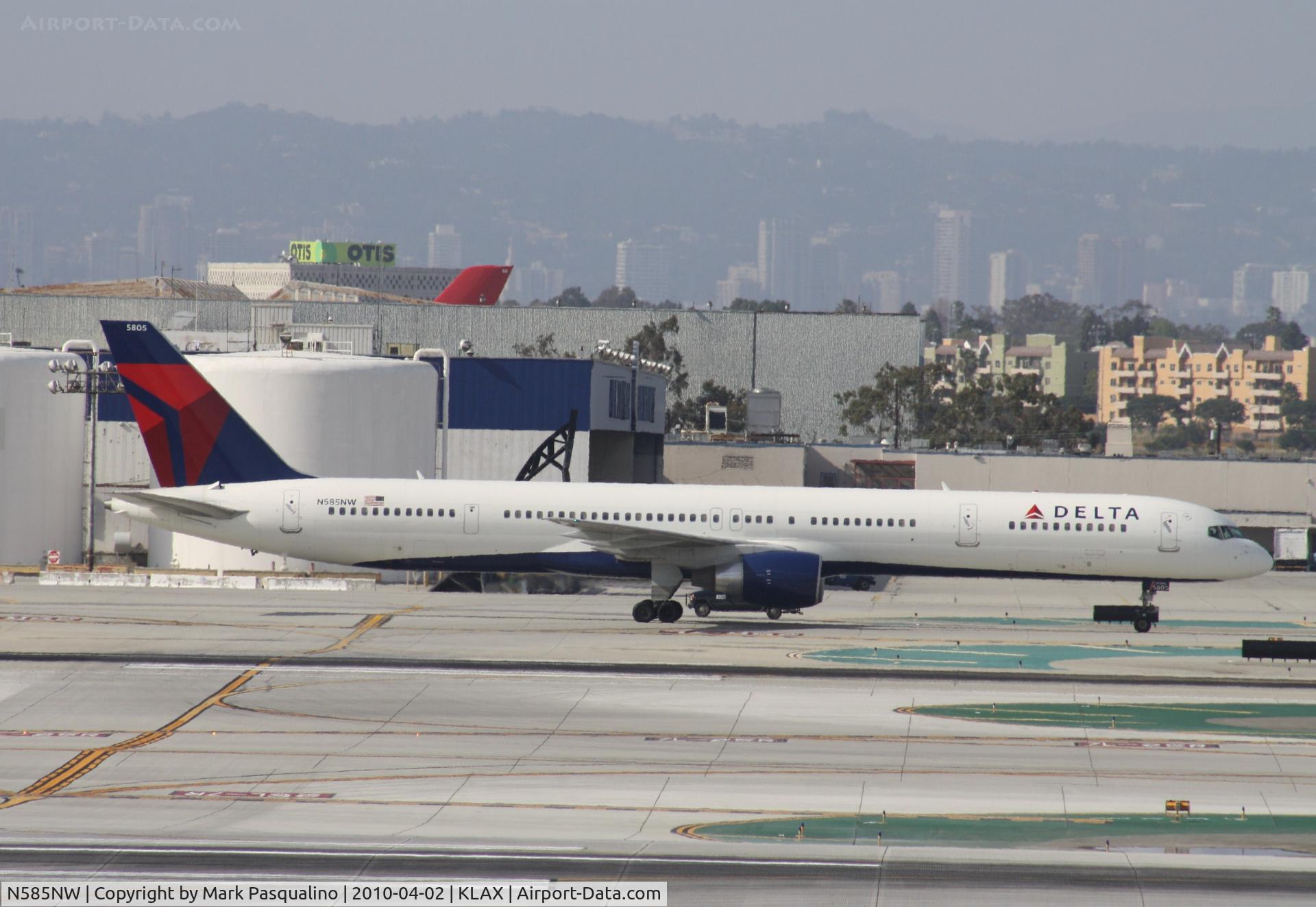 N585NW, 2002 Boeing 757-351 C/N 32985, Boeing 757-200