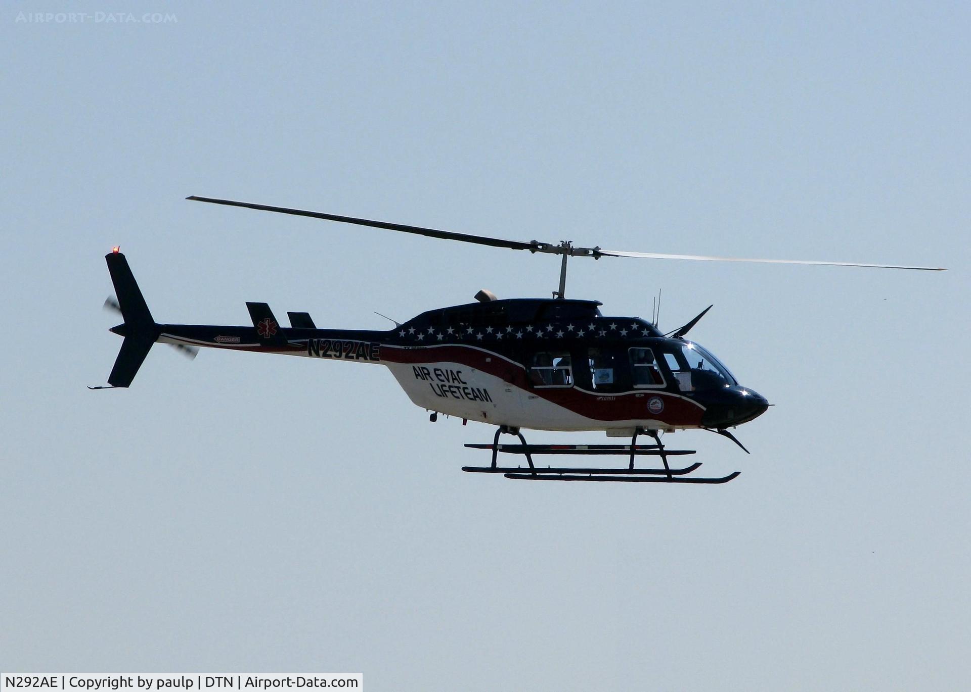 N292AE, 1983 Bell 206L-1 LongRanger II C/N 45780, Departing Downtown Shreveport.