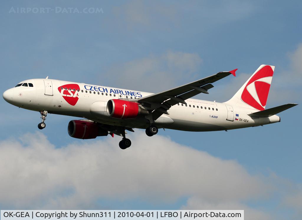OK-GEA, 2001 Airbus A320-214 C/N 1439, Landing rwy 32L