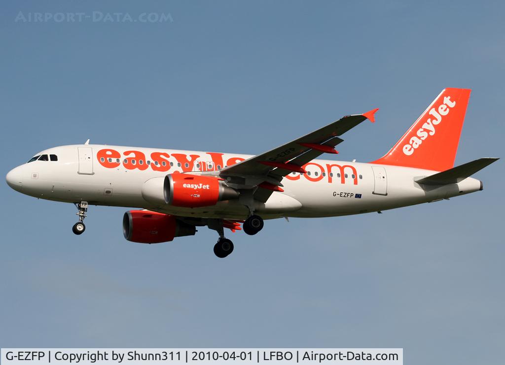 G-EZFP, 2009 Airbus A319-111 C/N 4087, Landing rwy 32L