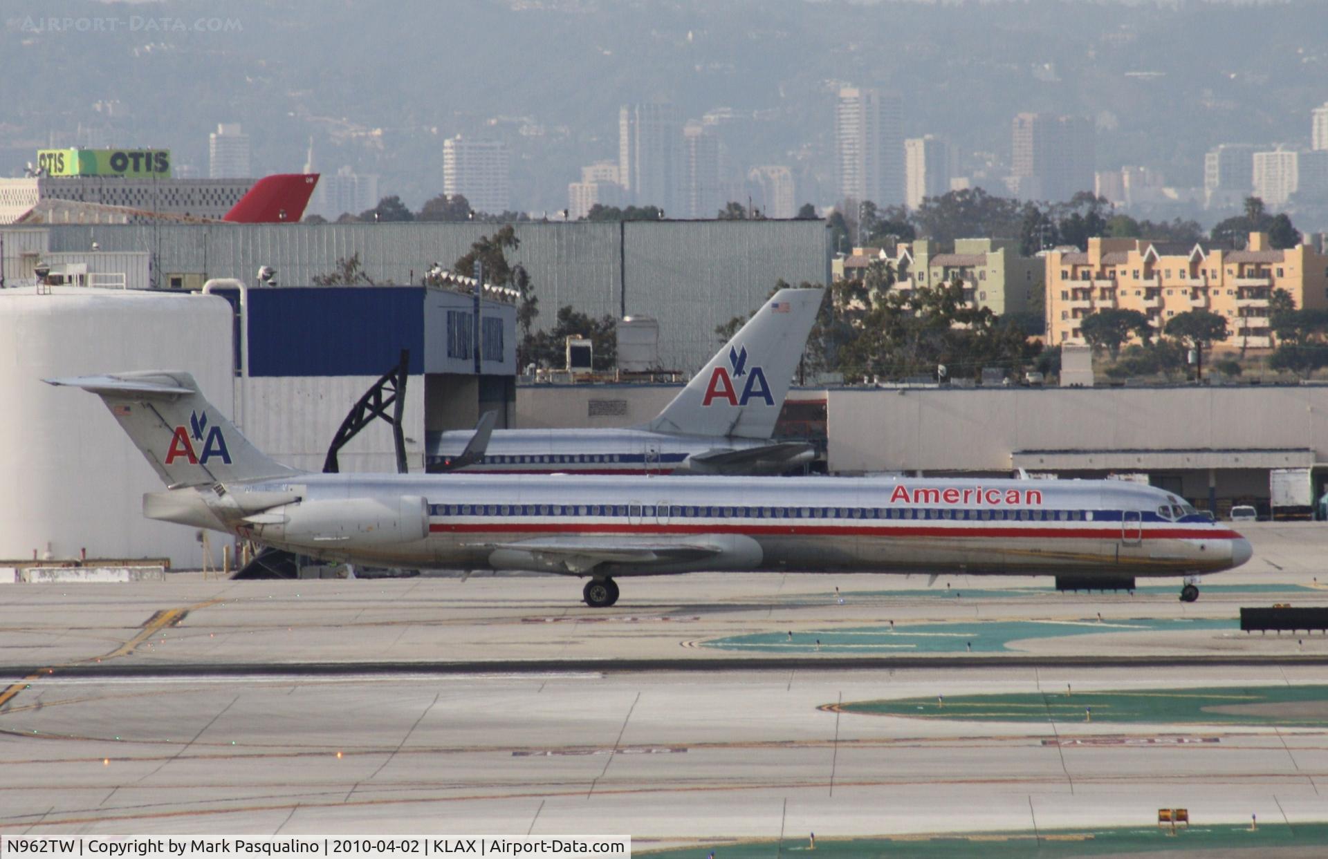 N962TW, 1999 McDonnell Douglas MD-83 (DC-9-83) C/N 53612, MD-83