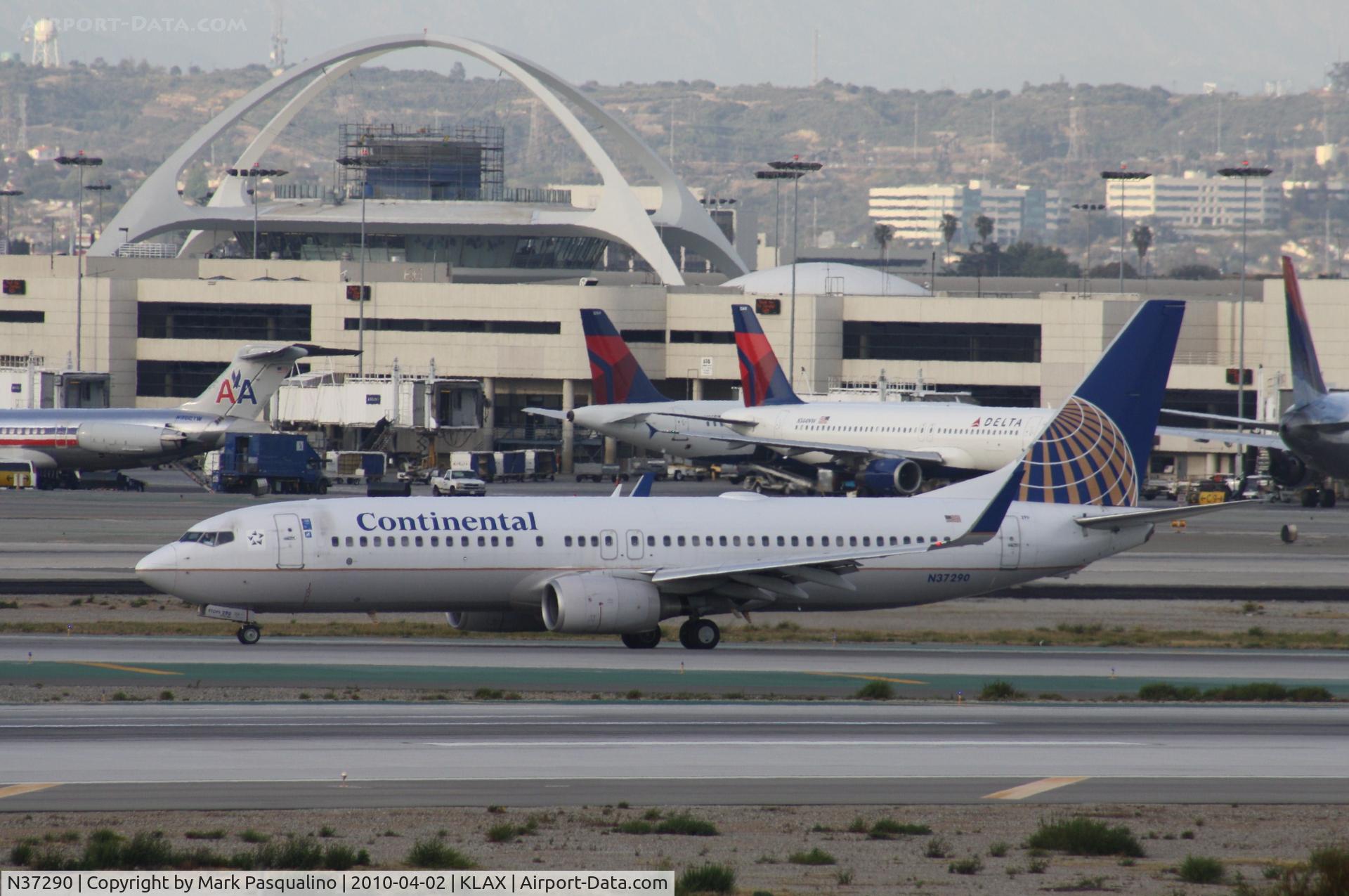 N37290, 2004 Boeing 737-824 C/N 31601, Boeing 737-800
