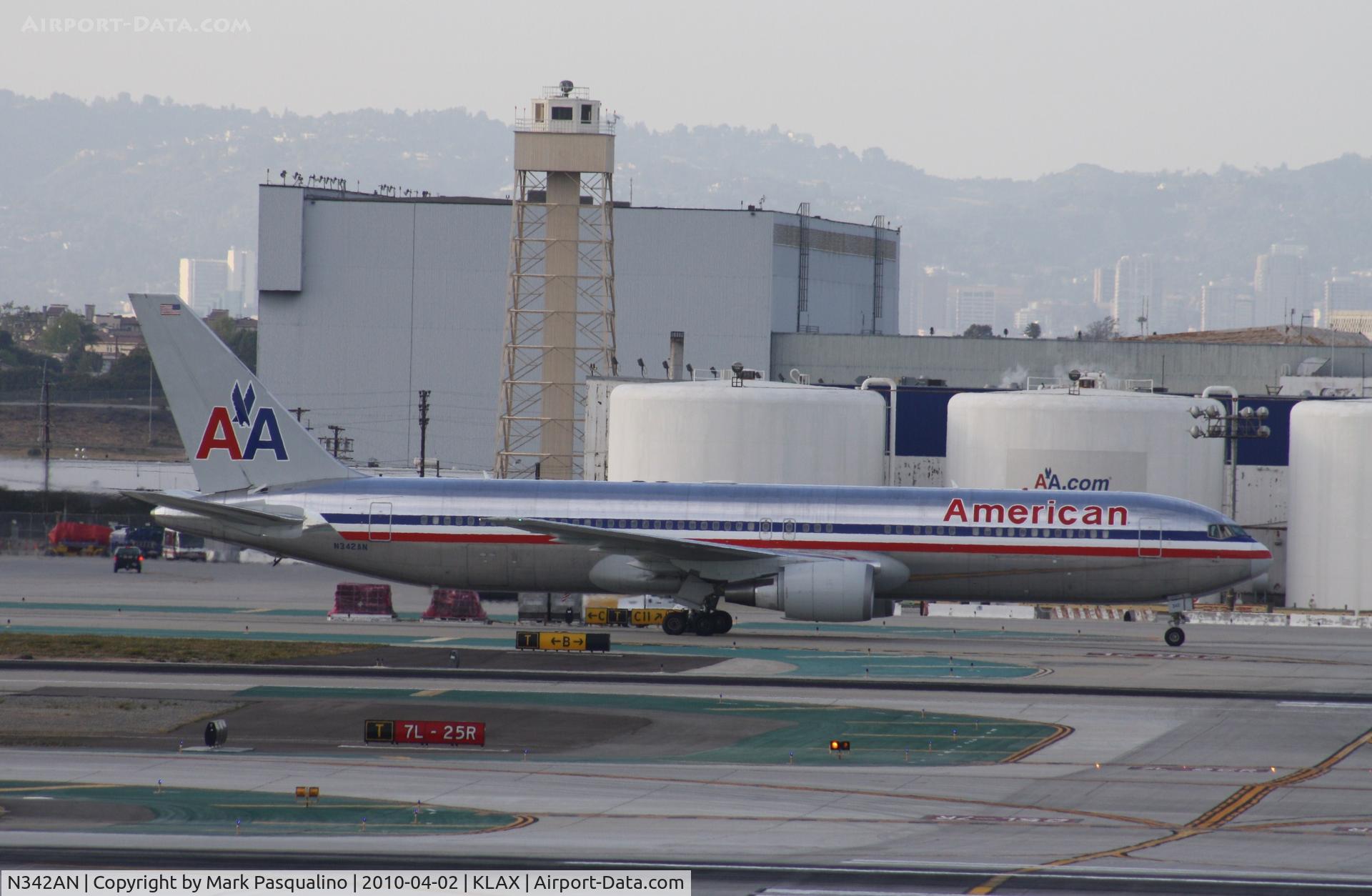 N342AN, 2002 Boeing 767-323ER C/N 33081, Boeing 767-300