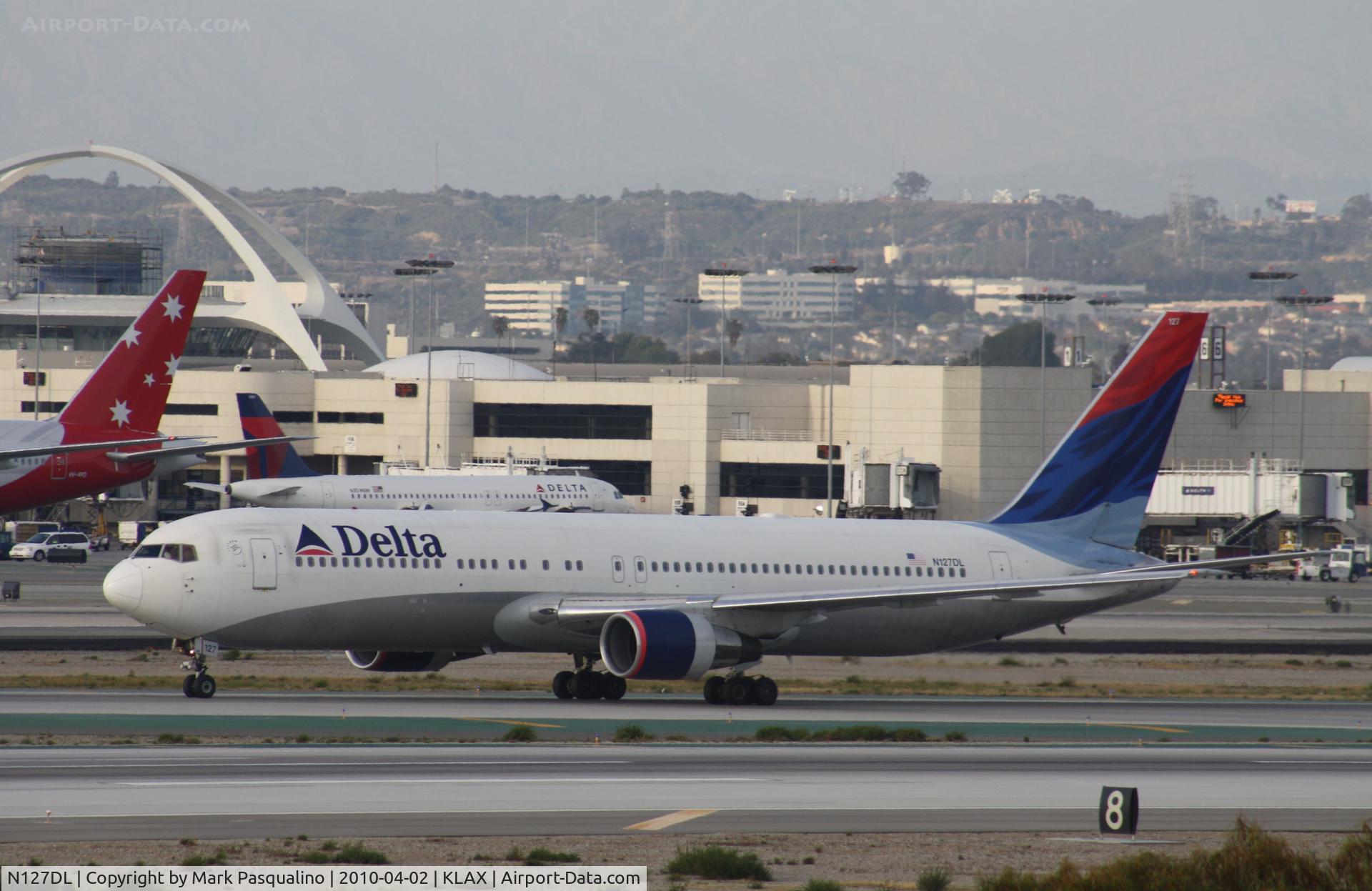 N127DL, 1988 Boeing 767-332 C/N 24077, Boeing 767-300
