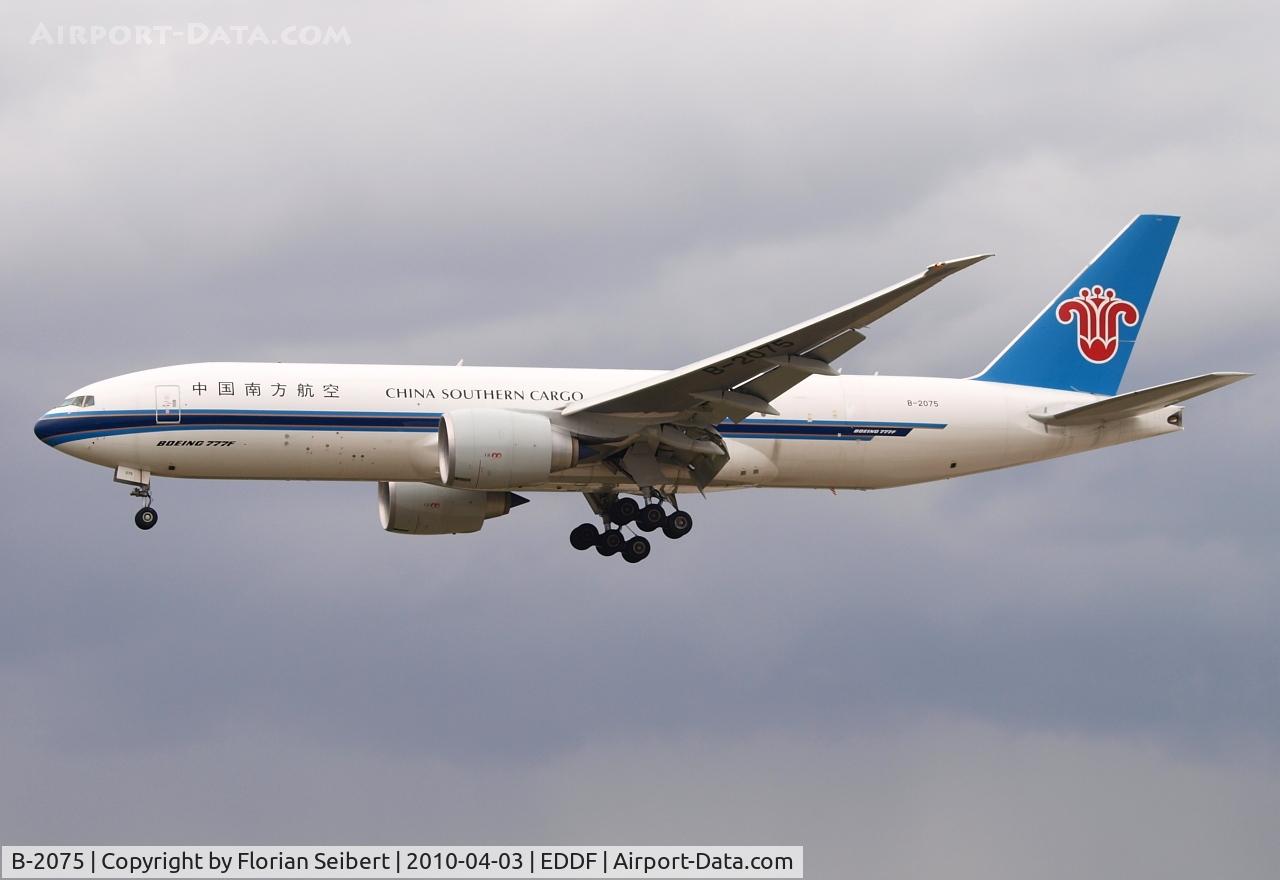 B-2075, 2009 Boeing 777-F1B C/N 37312, Short final rwy 25L