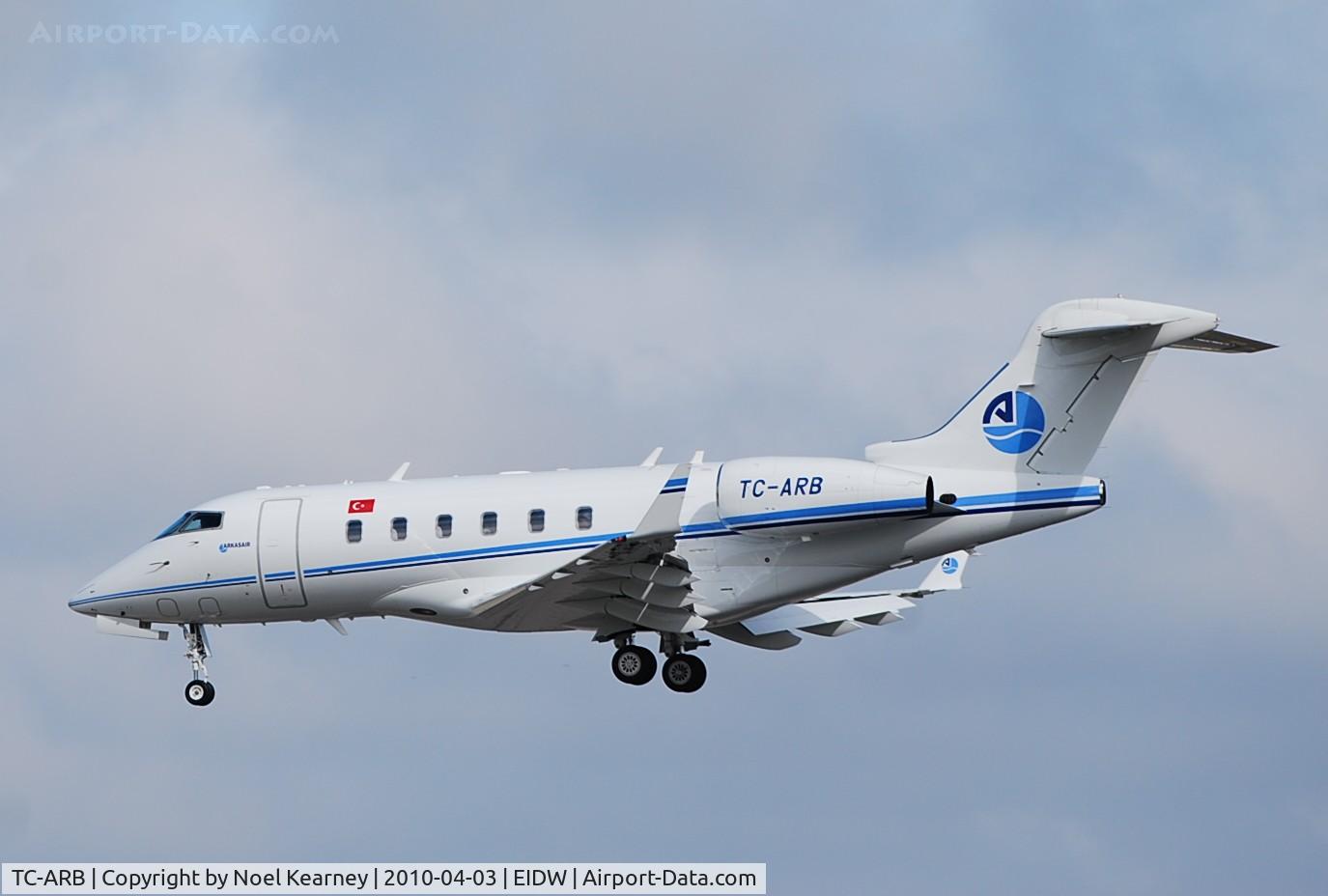 TC-ARB, 2007 Bombardier Challenger 300 (BD-100-1A10) C/N 20181, Landing Rwy 28