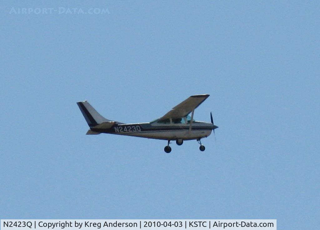N2423Q, 1966 Cessna 182J Skylane C/N 18257623, Cessna 182J Skylane departing runway 23.