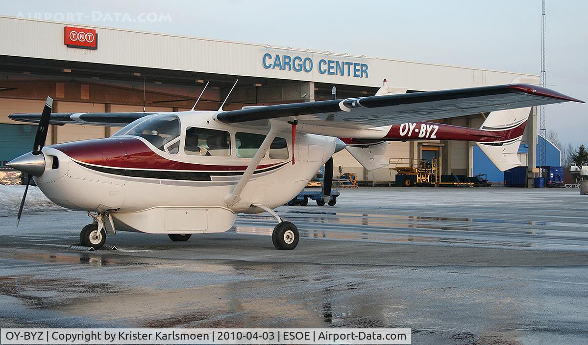 OY-BYZ, 1971 Reims F337F Super Skymaster C/N F3370025, Parked outside TAM
