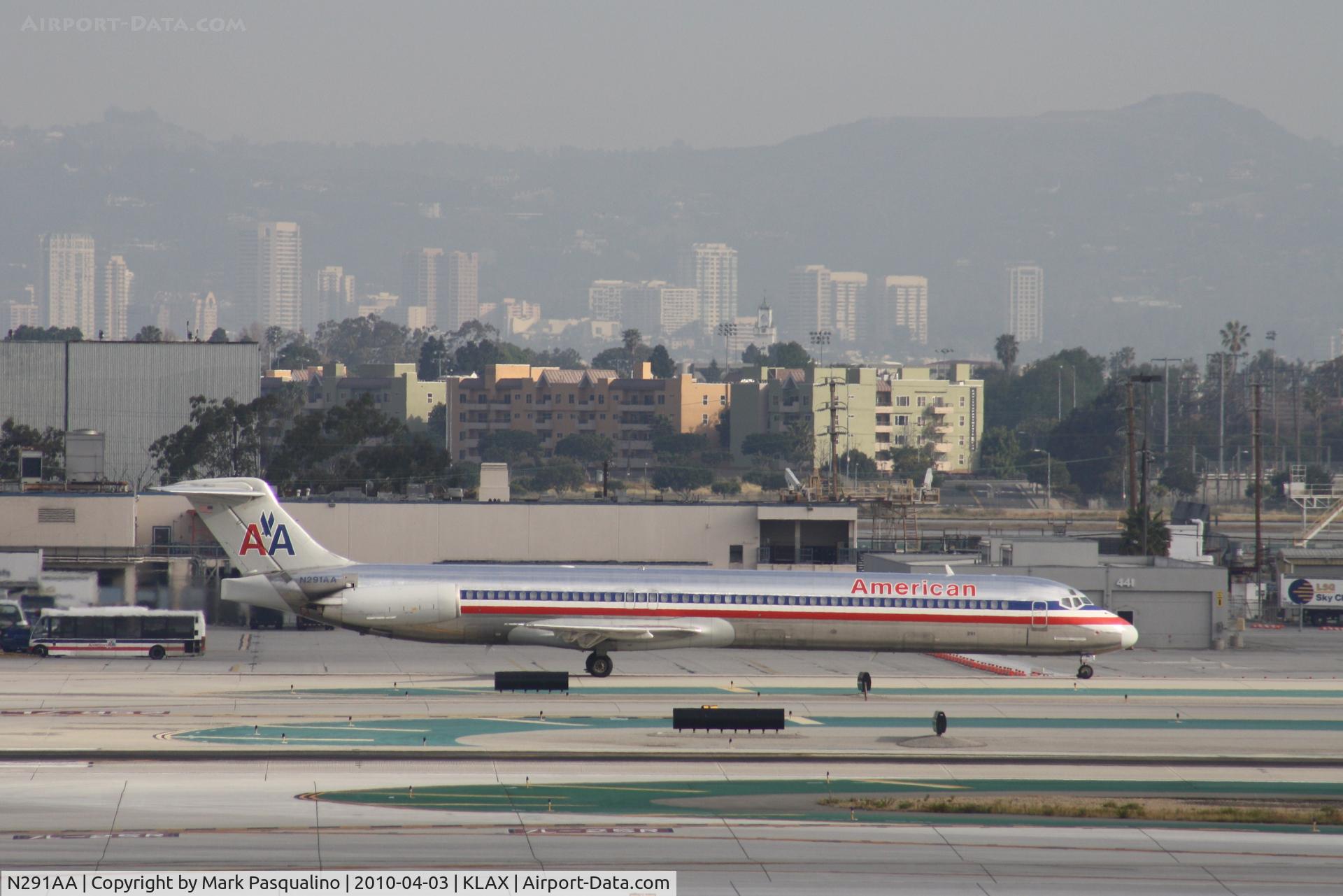 N291AA, 1985 McDonnell Douglas MD-82 (DC-9-82) C/N 49303, MD-82