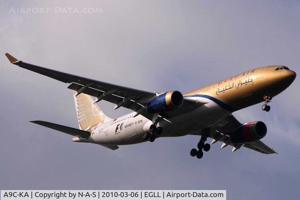 A9C-KA, 1999 Airbus A330-243 C/N 276, The livery looks great with sun!
