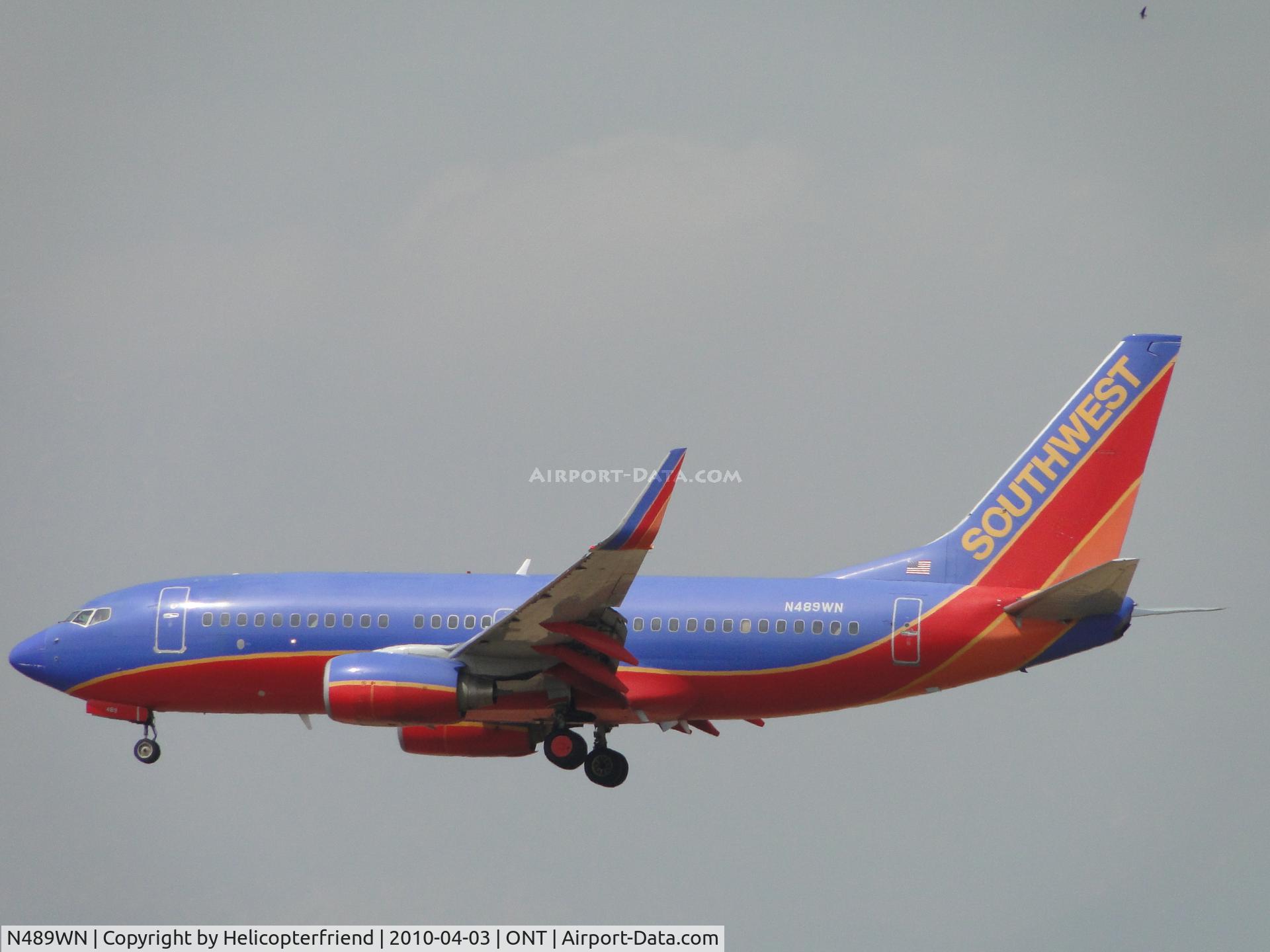 N489WN, 2004 Boeing 737-7H4 C/N 33855, On final to Ontario