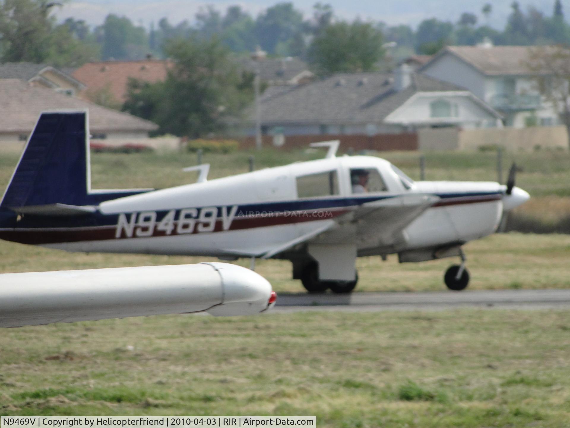 N9469V, 1970 Mooney M20E C/N 700038, Just touched down and rolling out
