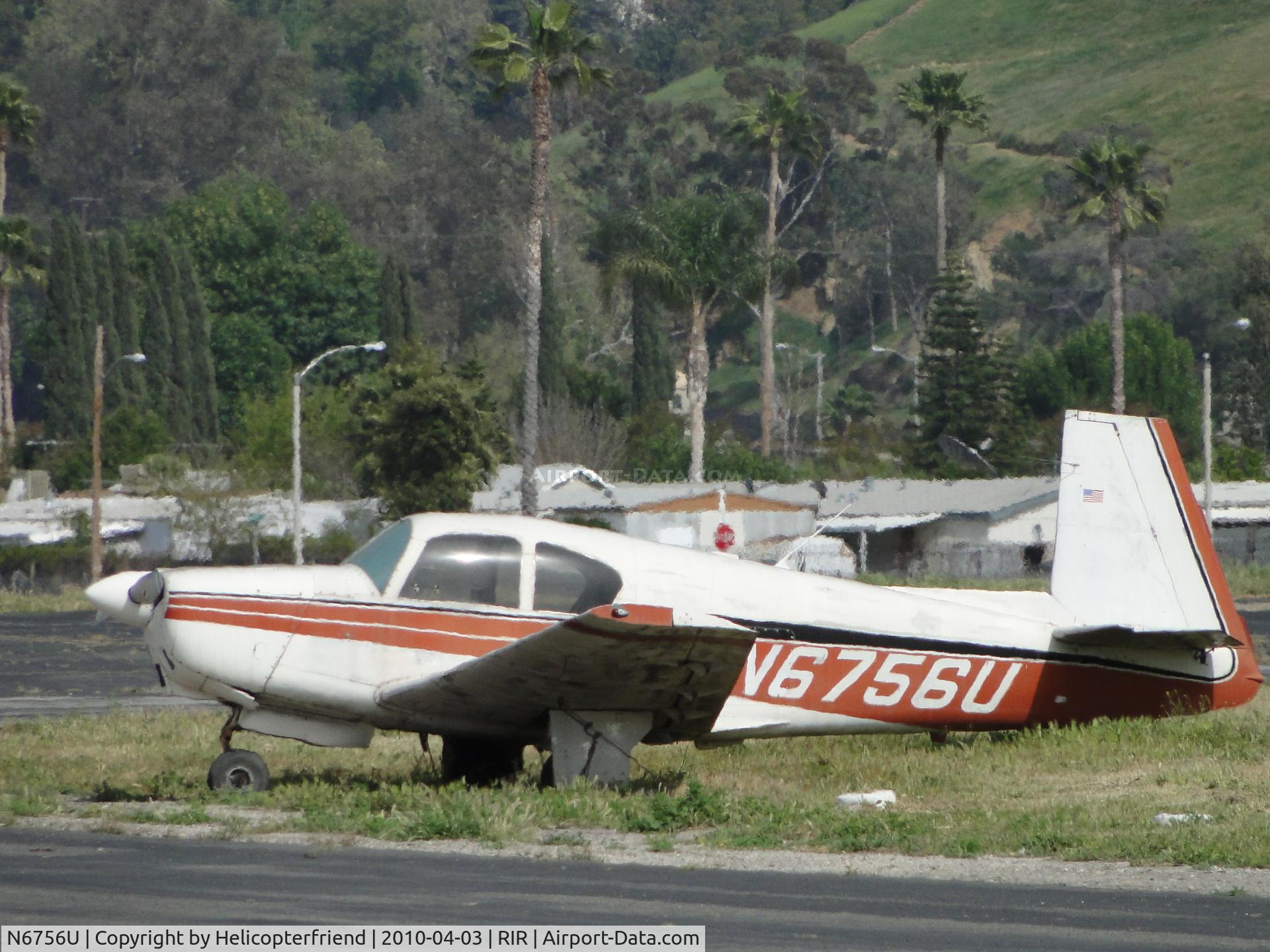 N6756U, 1963 Mooney M20C Ranger C/N 2478, Parked