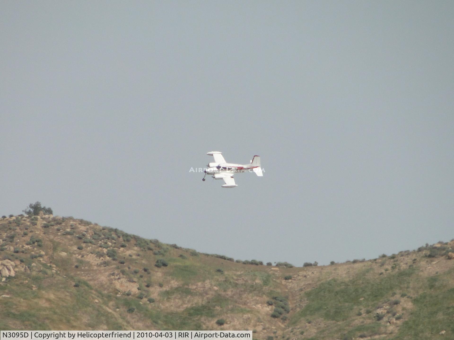 N3095D, 1956 Cessna 310 C/N 35295, Turning from Base to Final