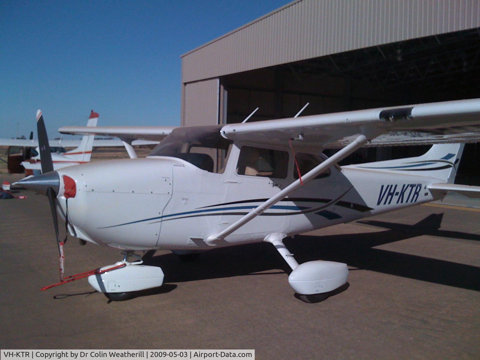 VH-KTR, 2006 Cessna 172S C/N 172S10132, In Mildura May 2009 before purchase by Dr Weatherill