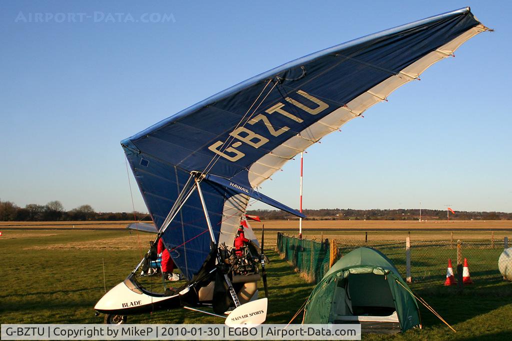 G-BZTU, 2001 Mainair Blade 912 C/N 1272-0201-7-W1066, Icicle 2010 - fully paid subscriber to the concept !